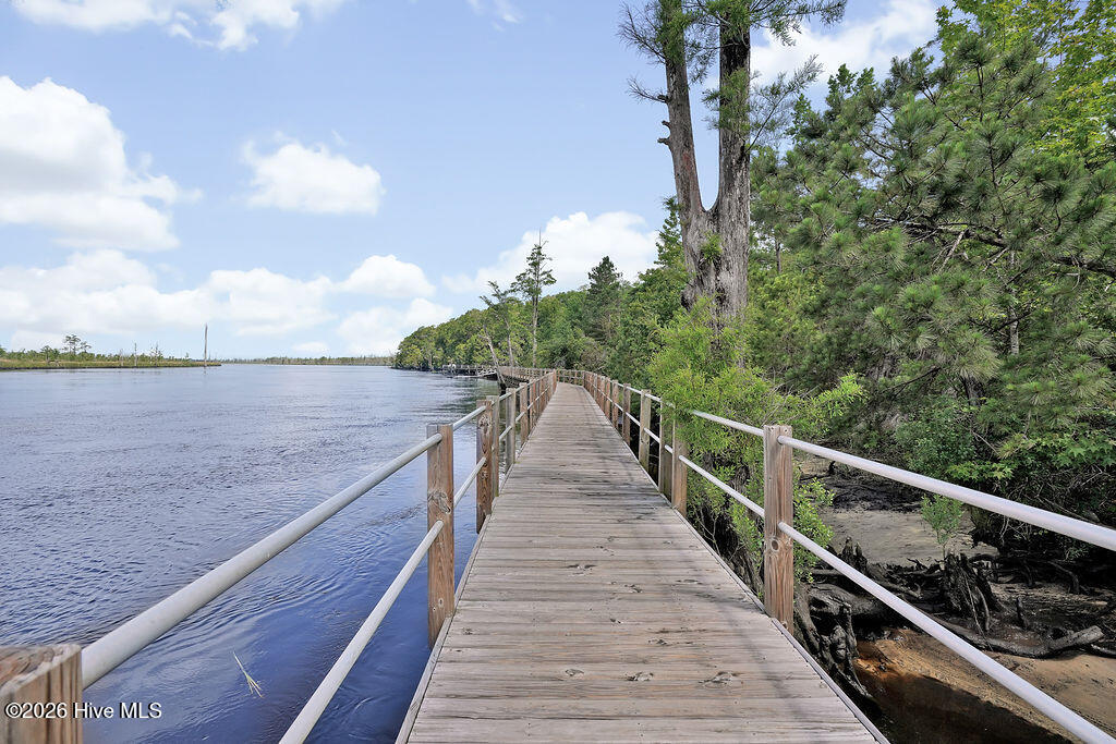 100549849 | Photo 77