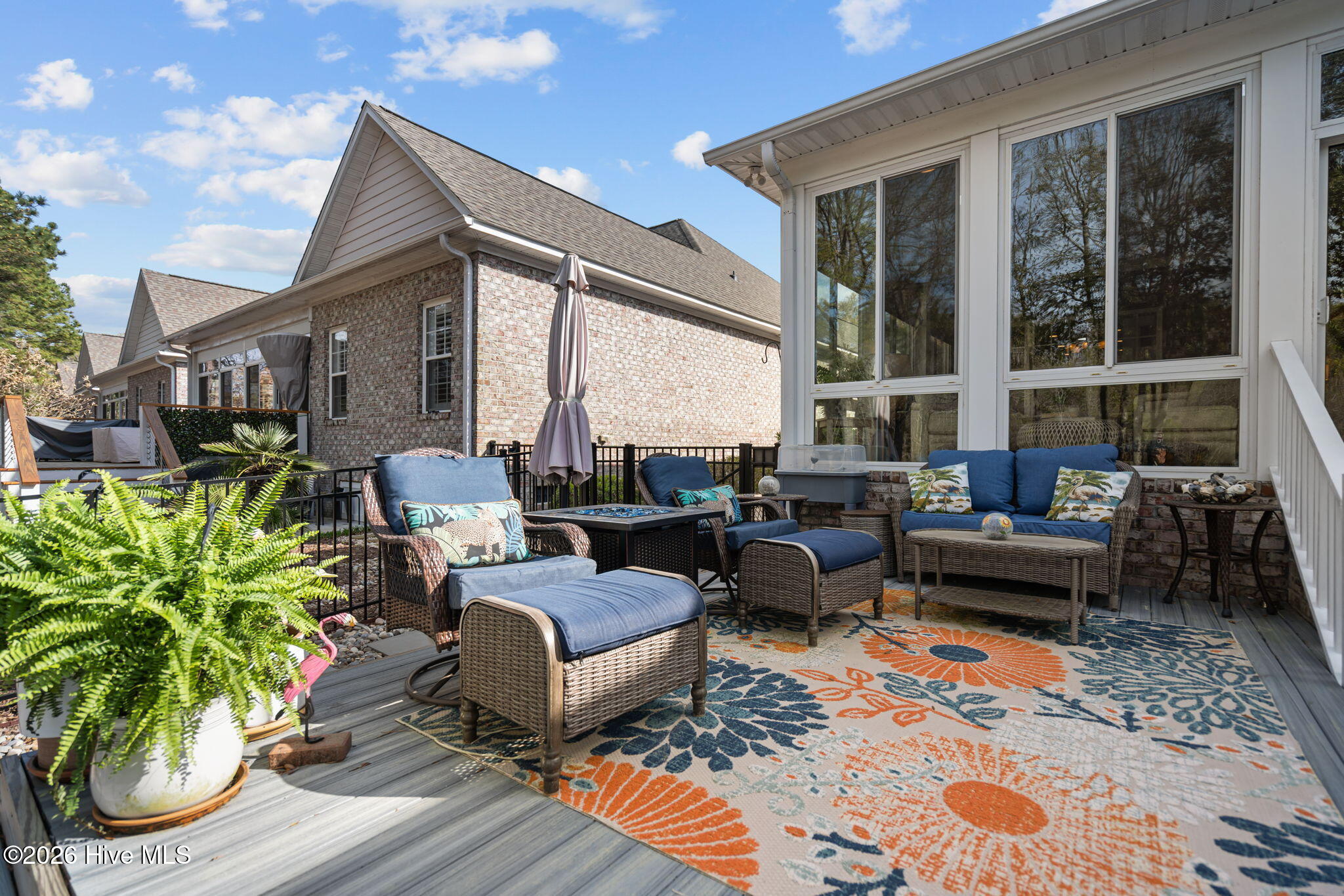 100562248 | Photo 46