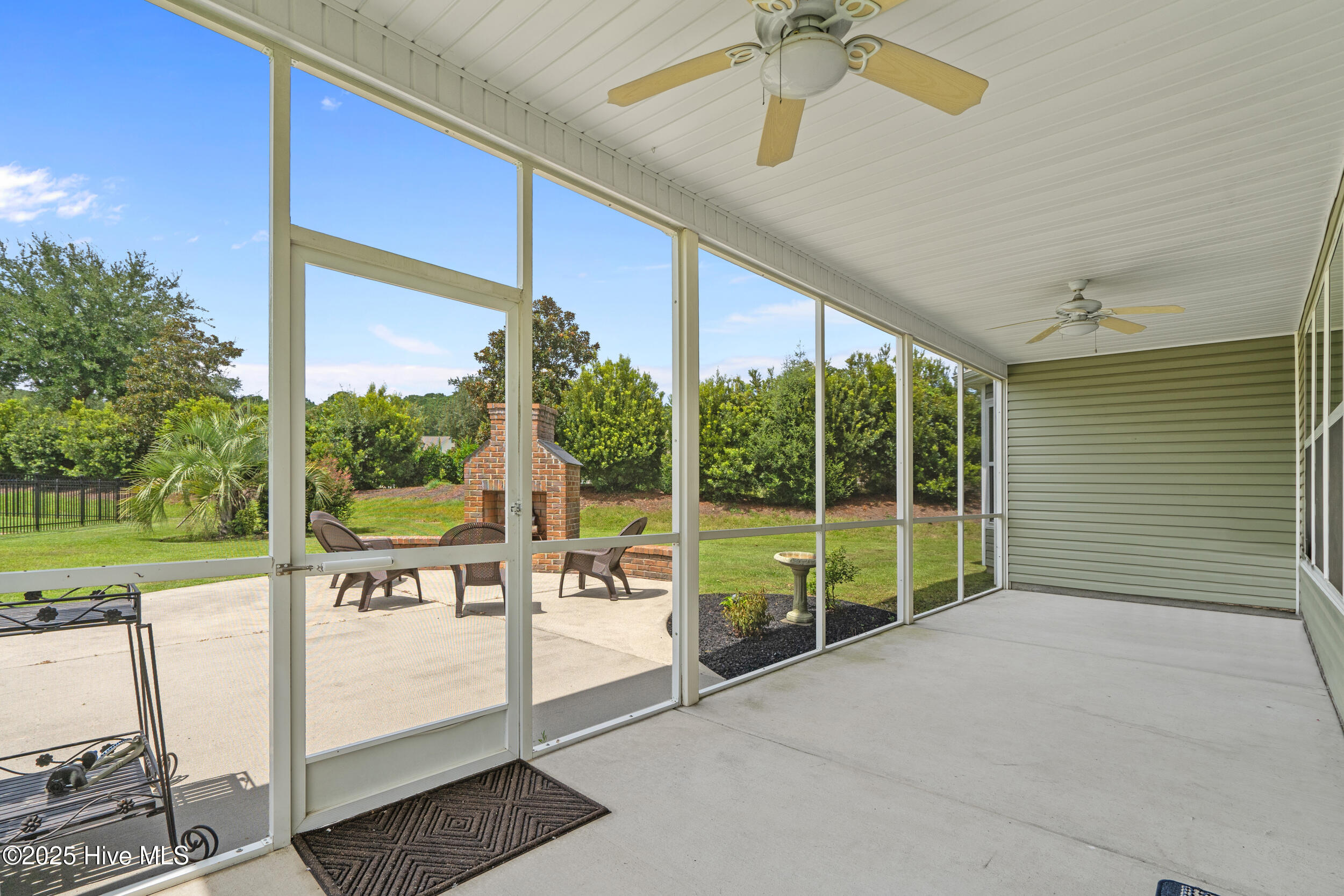 100527914 | Photo 32