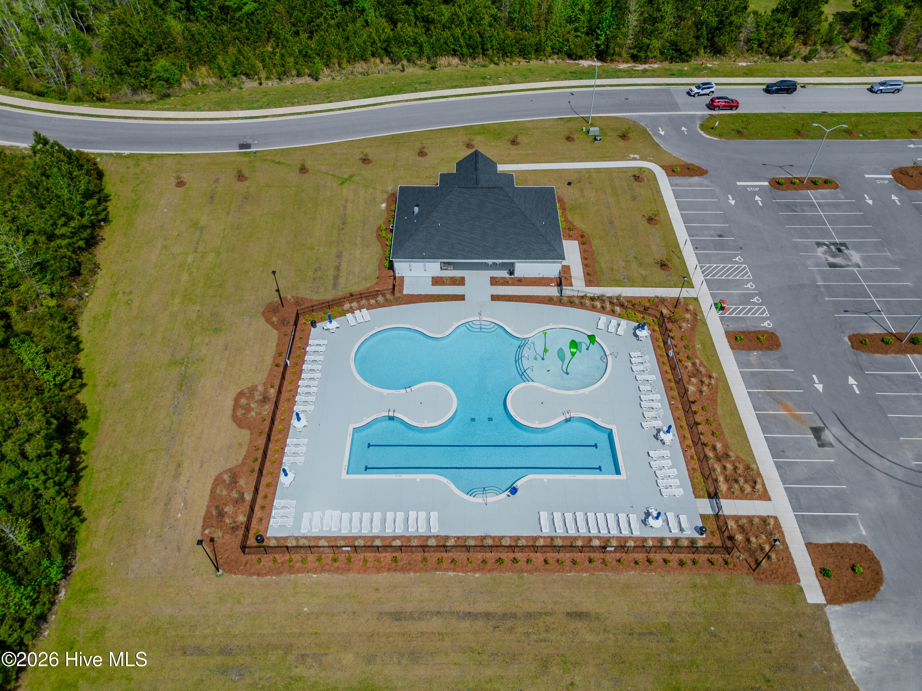 100570010 | Photo 94