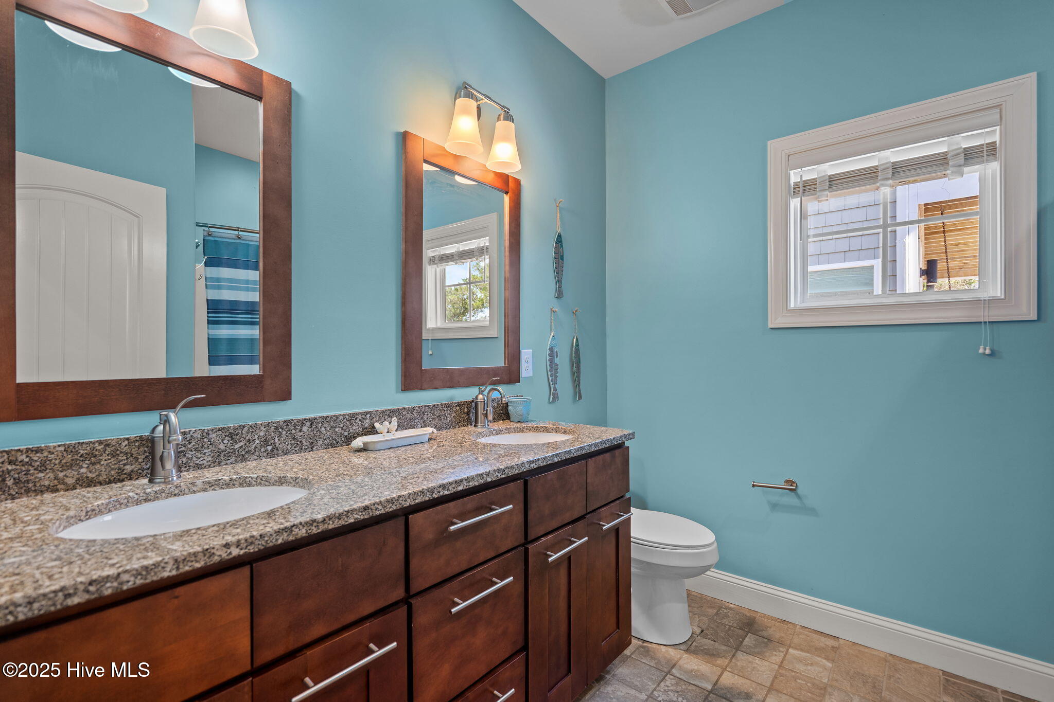 100537497 | Photo 30