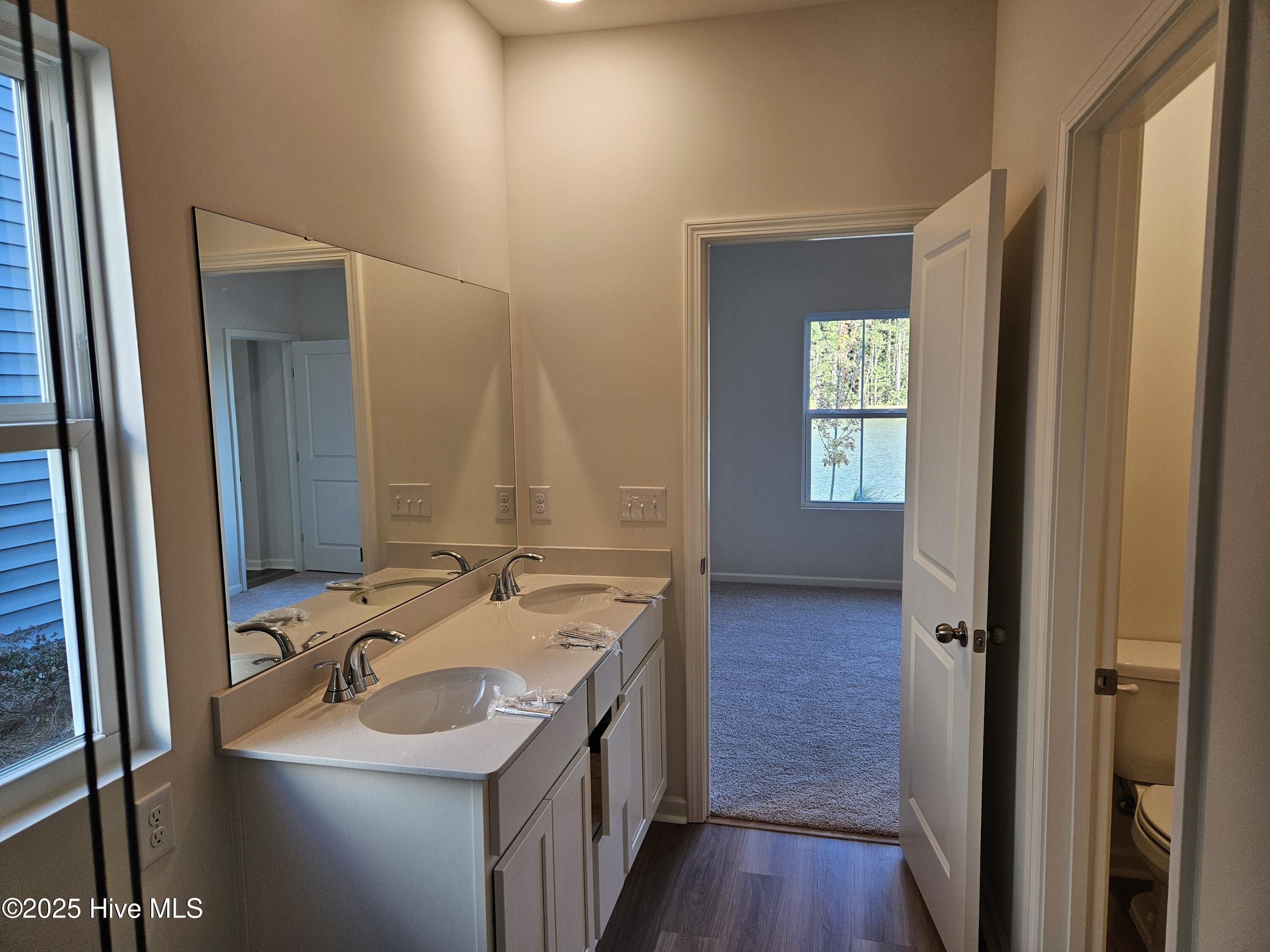 100537305 | Photo 15