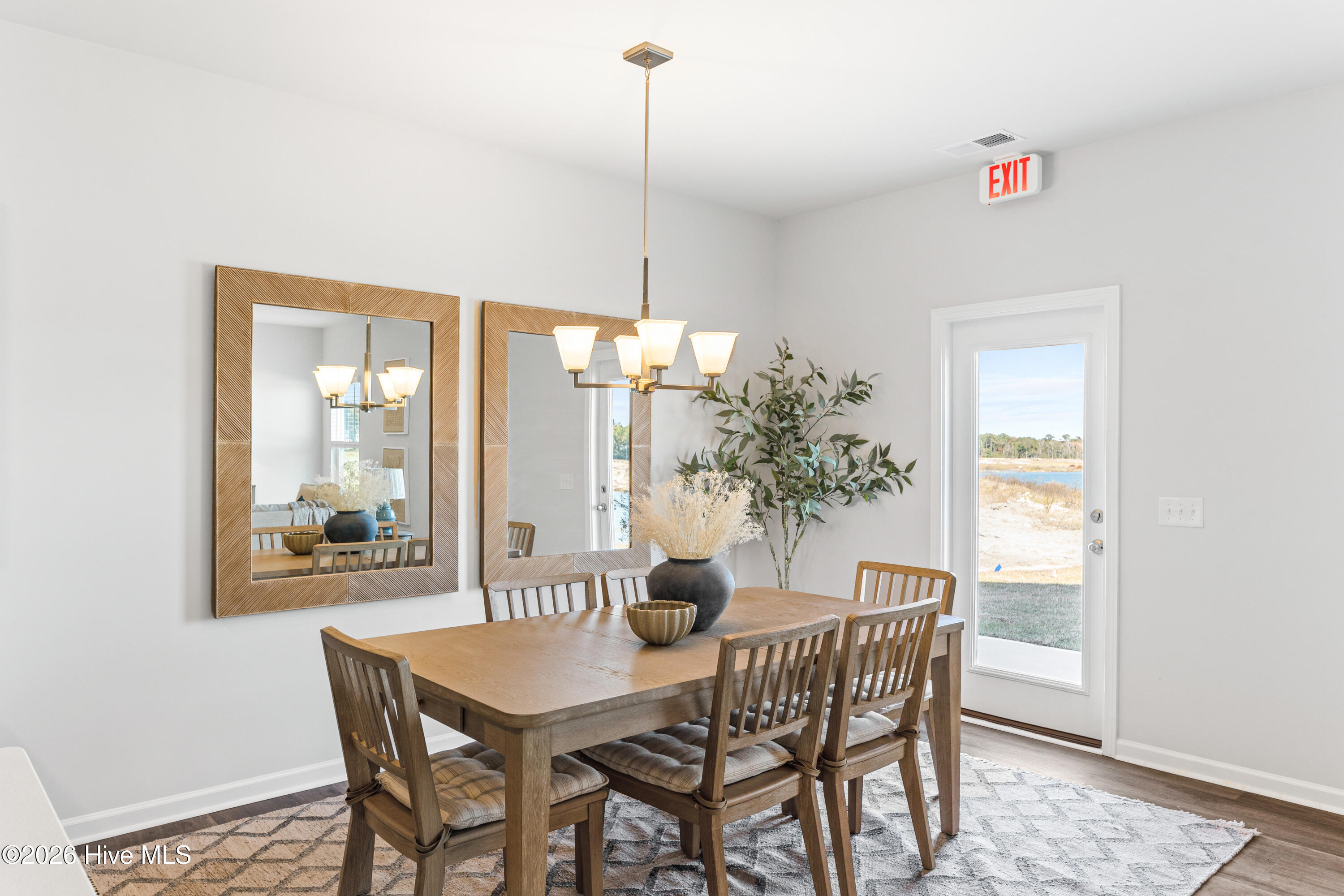 100553498 | Photo 10