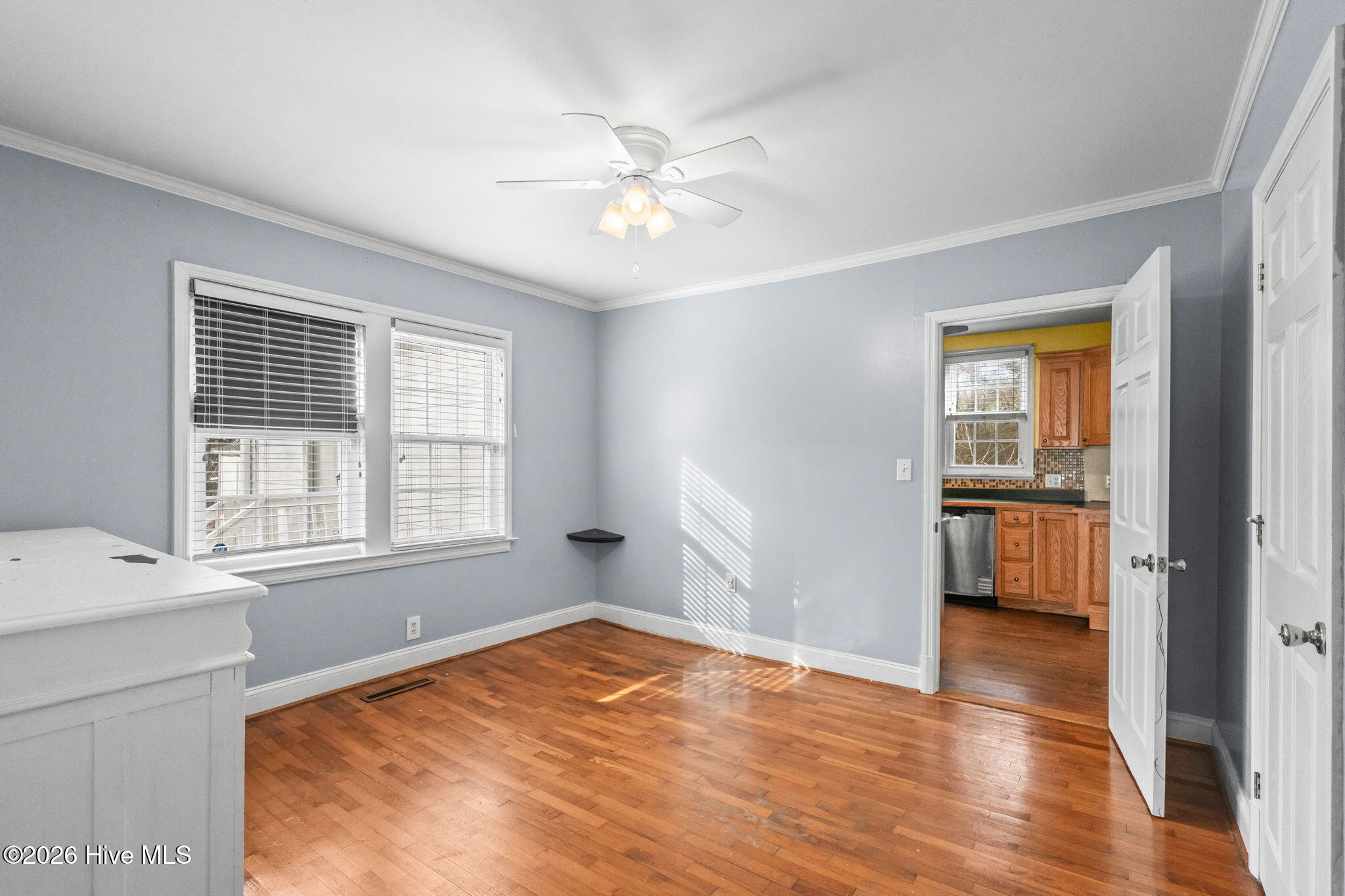 100549588 | Photo 27