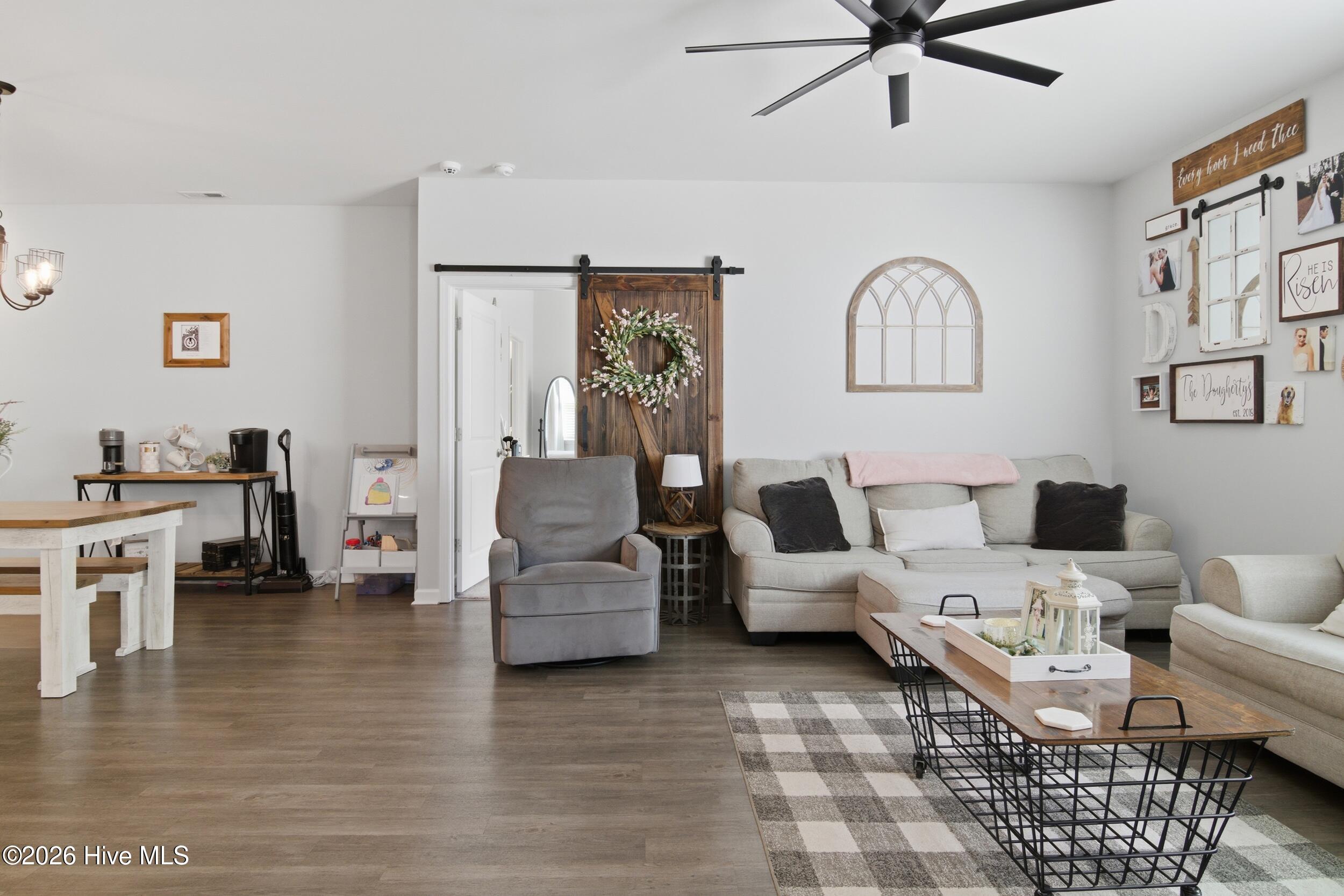 100551246 | Photo 16