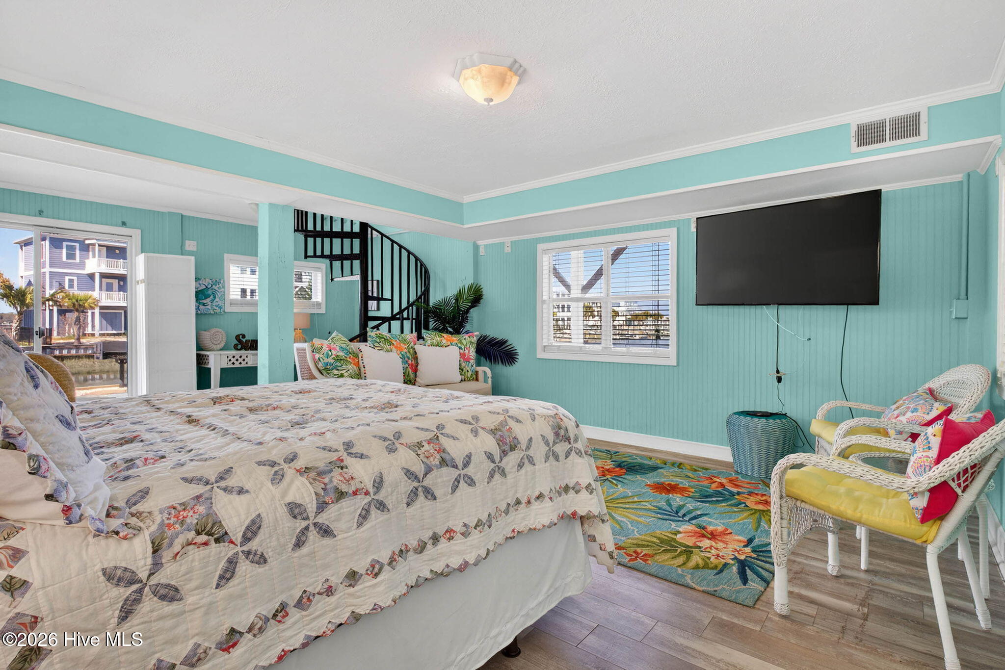 100564283 | Photo 41