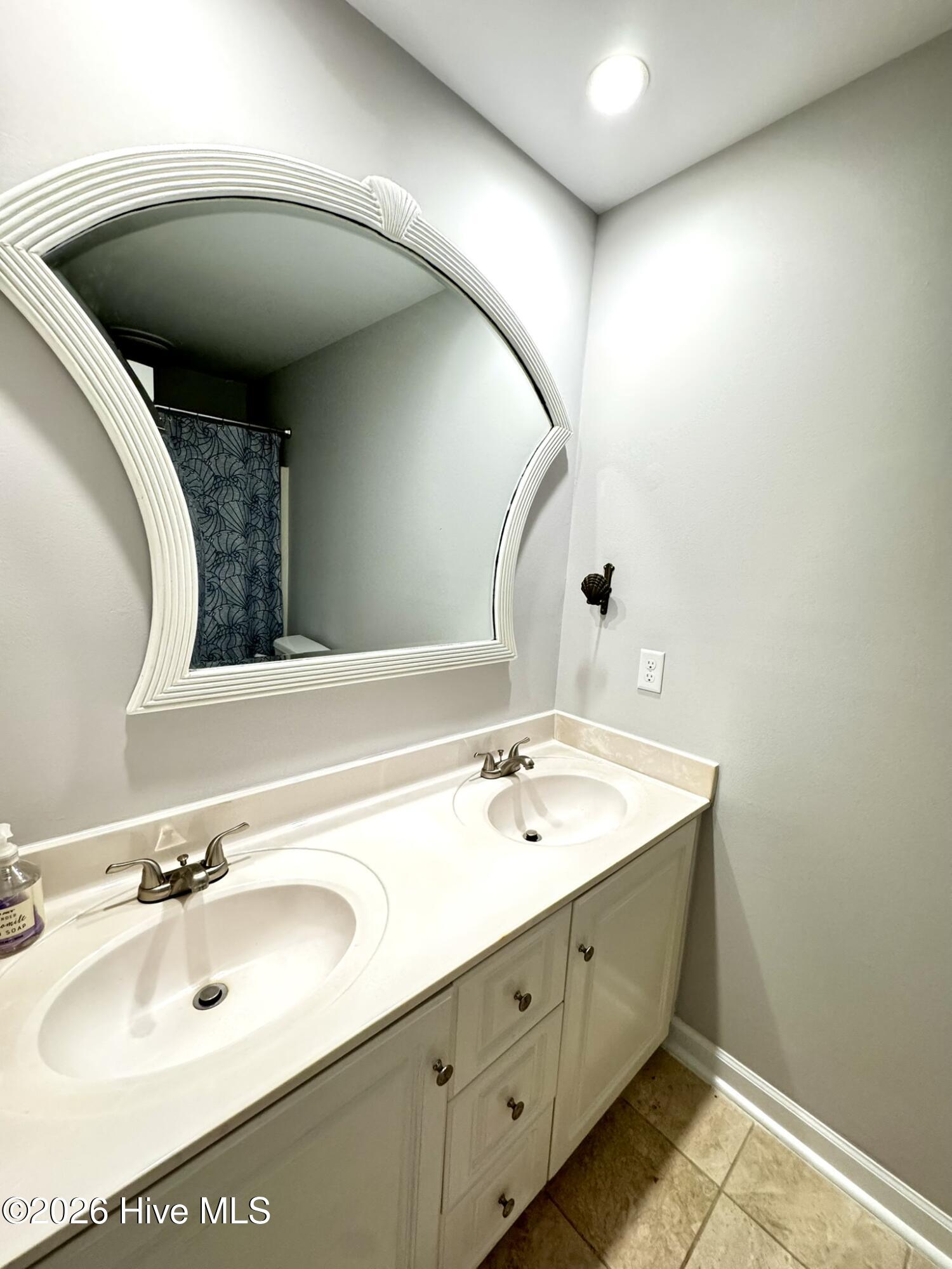 100550960 | Photo 15