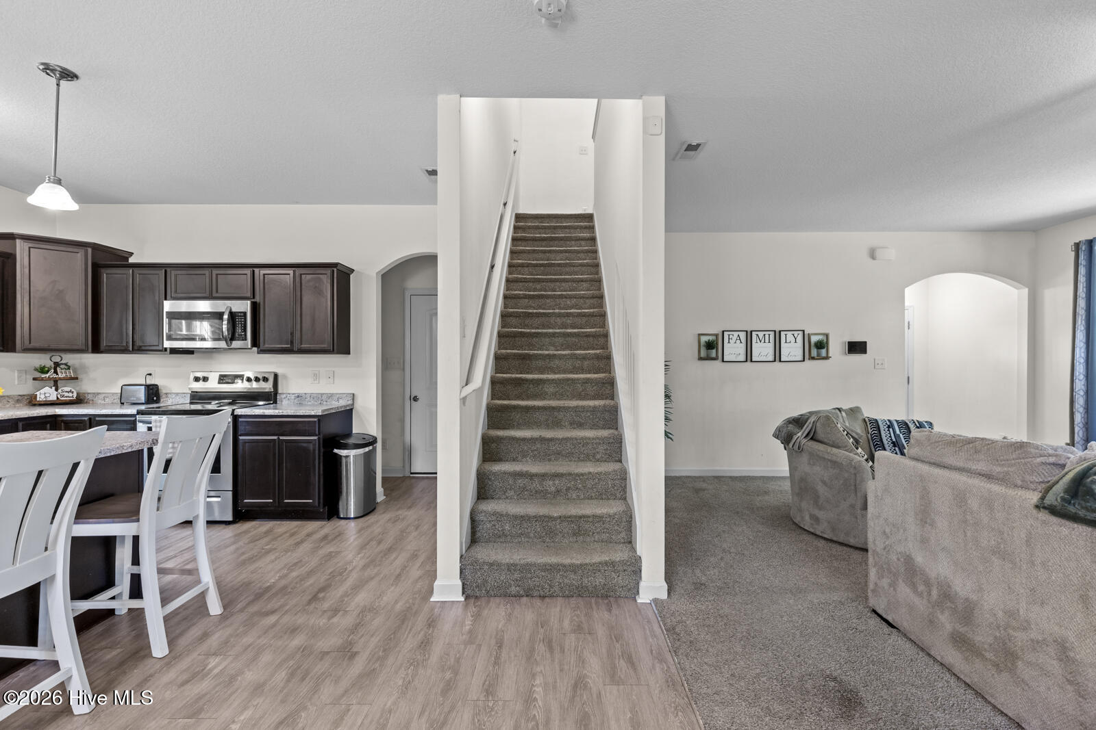 100568958 | Photo 12