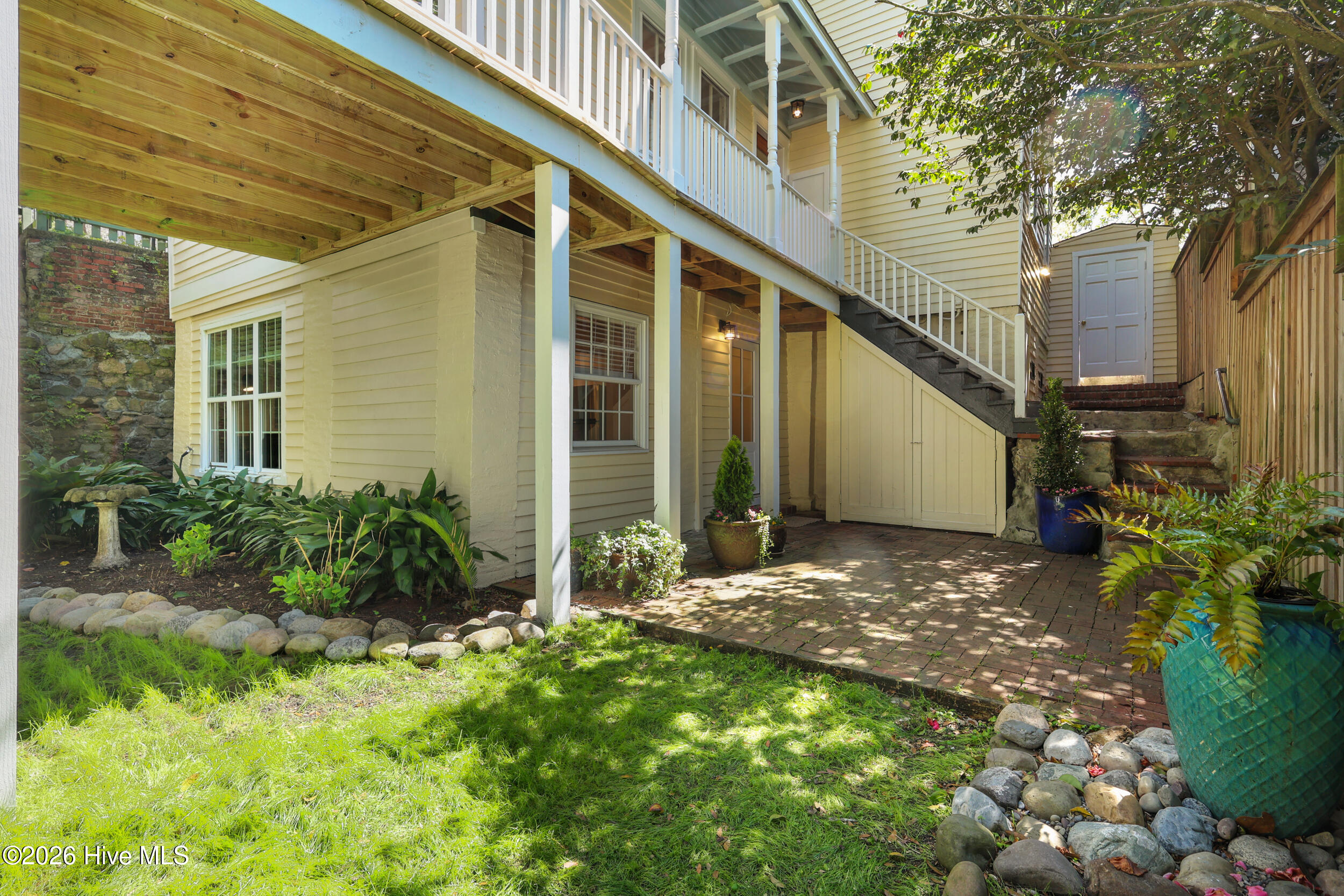 100561300 | Photo 62