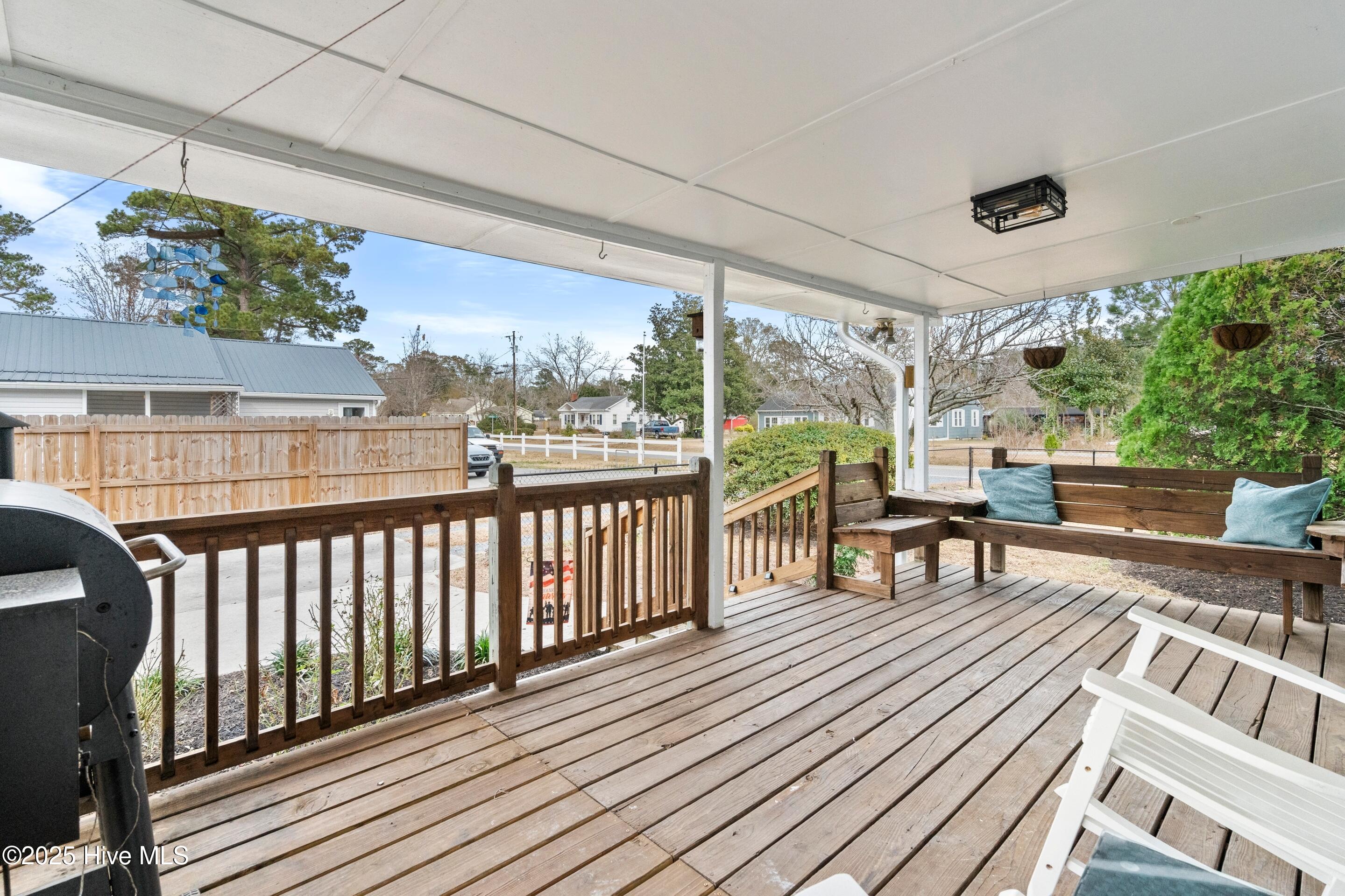 100546242 | Photo 32