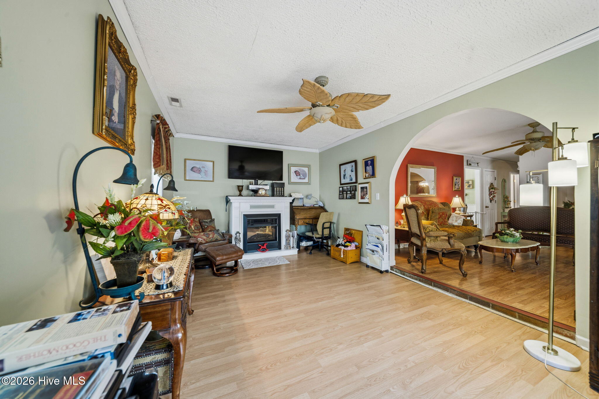 100571678 | Photo 12