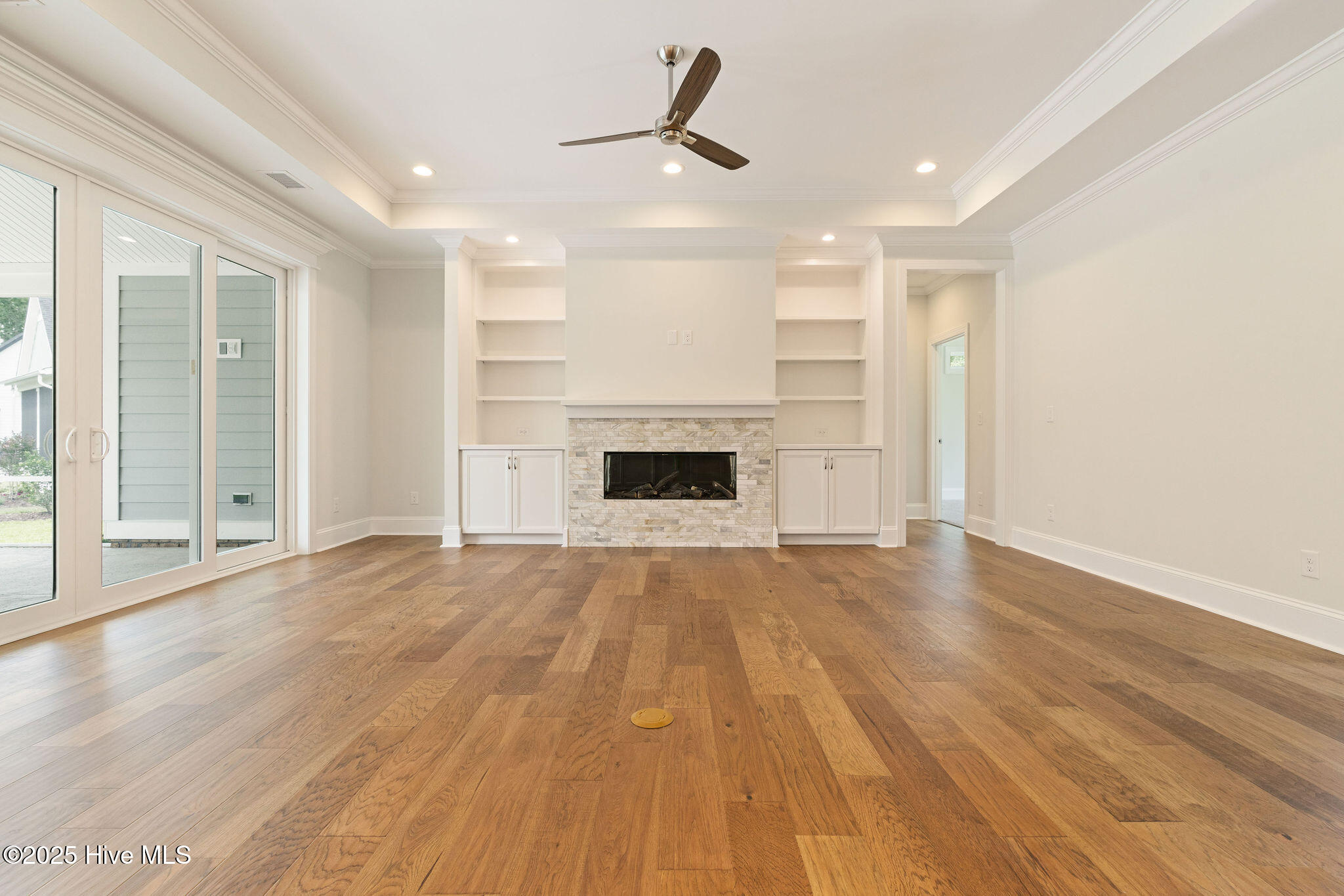 100530000 | Photo 20