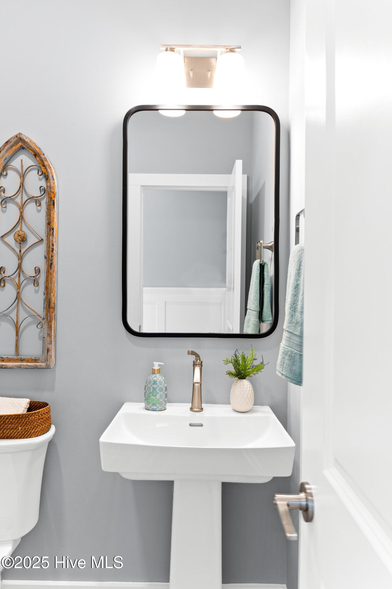 100534287 | Photo 28