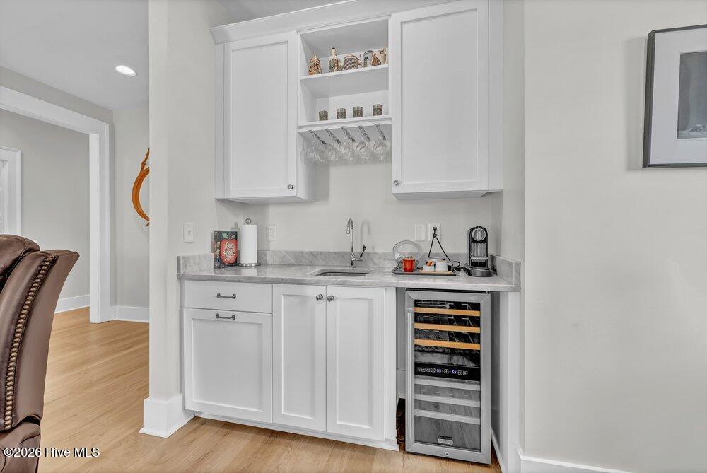 100561379 | Photo 30