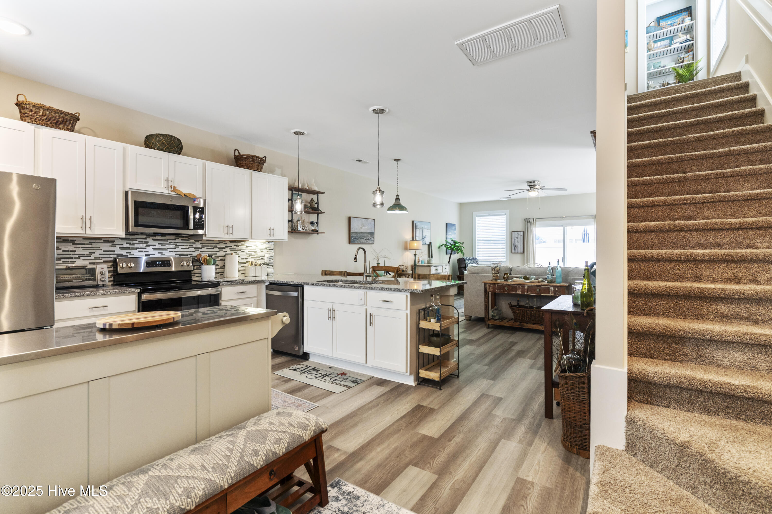 100505761 | Photo 25