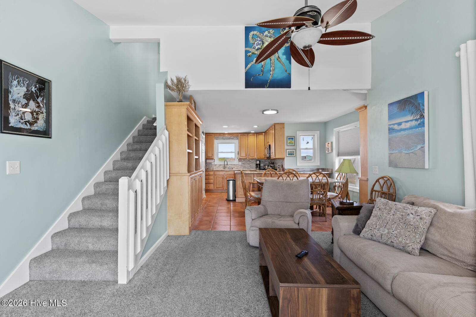 100569371 | Photo 26