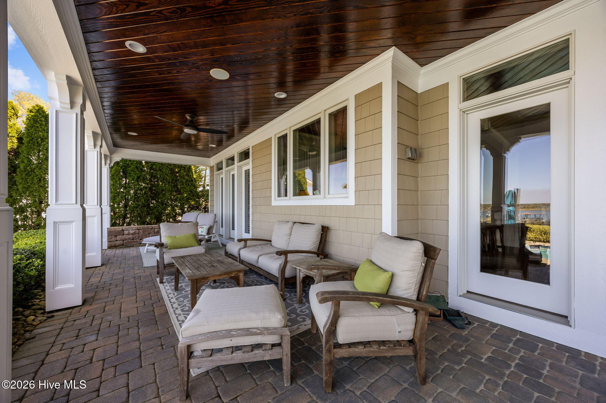 100564617 | Photo 20