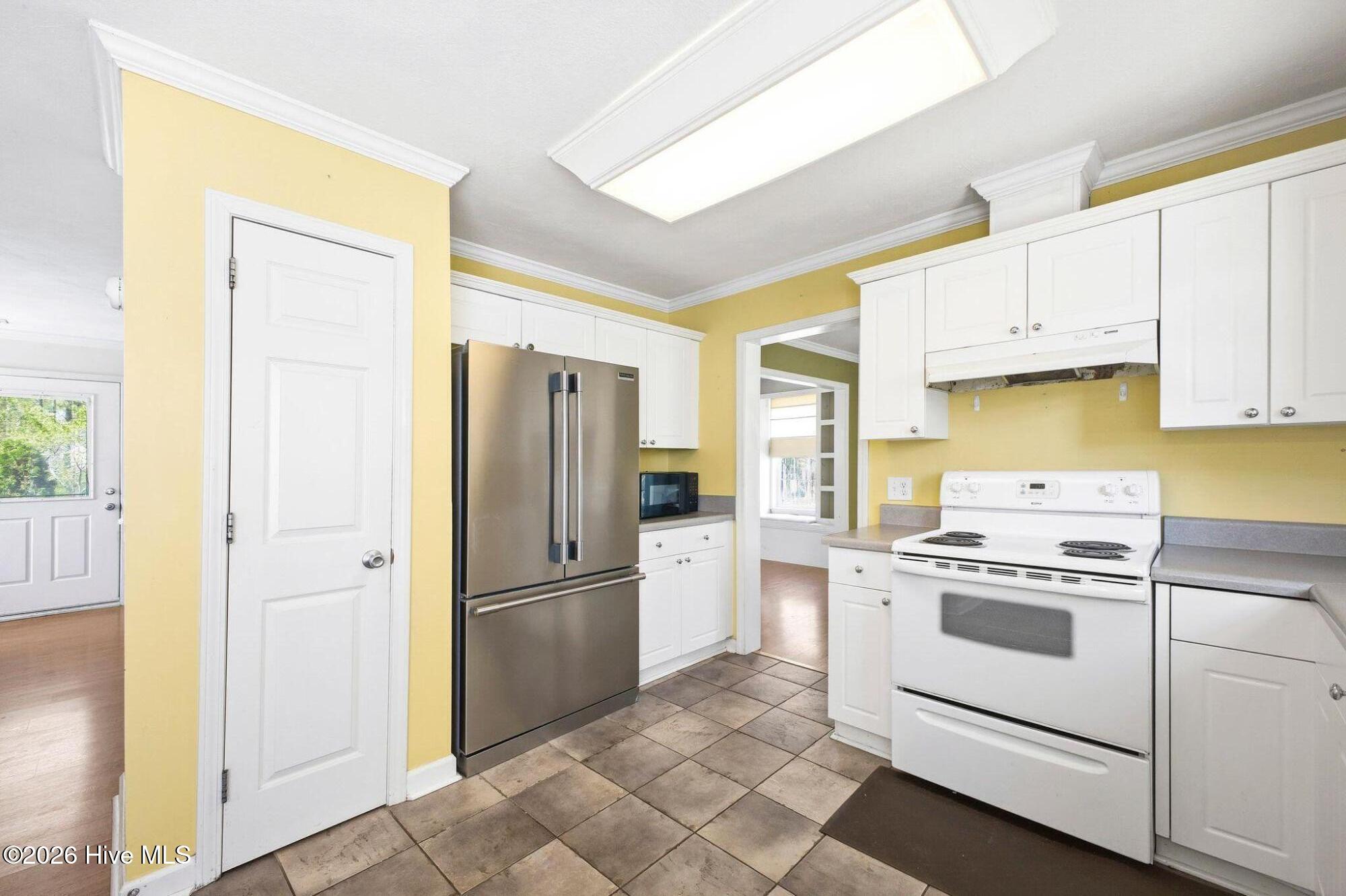 100564329 | Photo 13