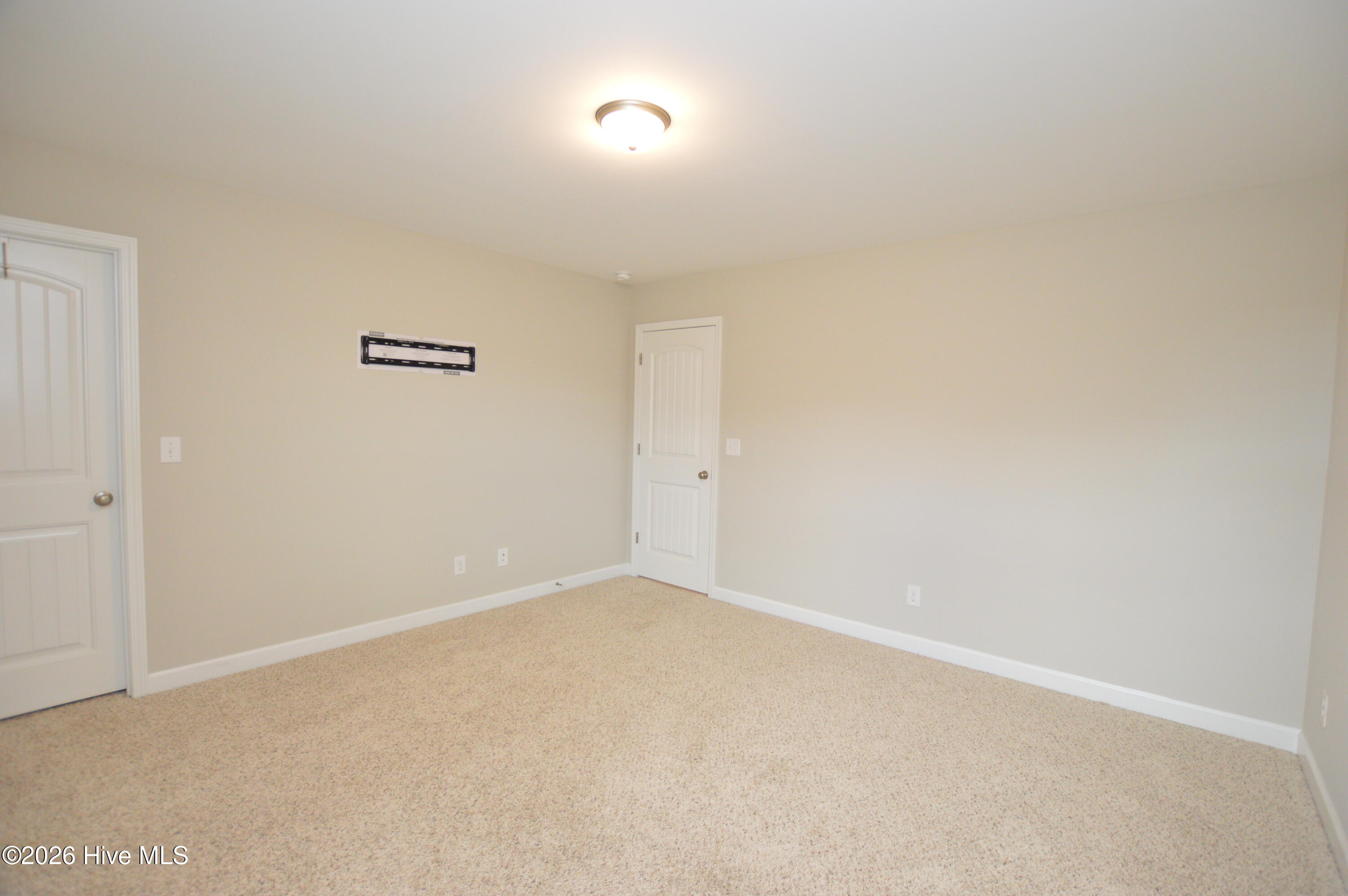 100562779 | Photo 25