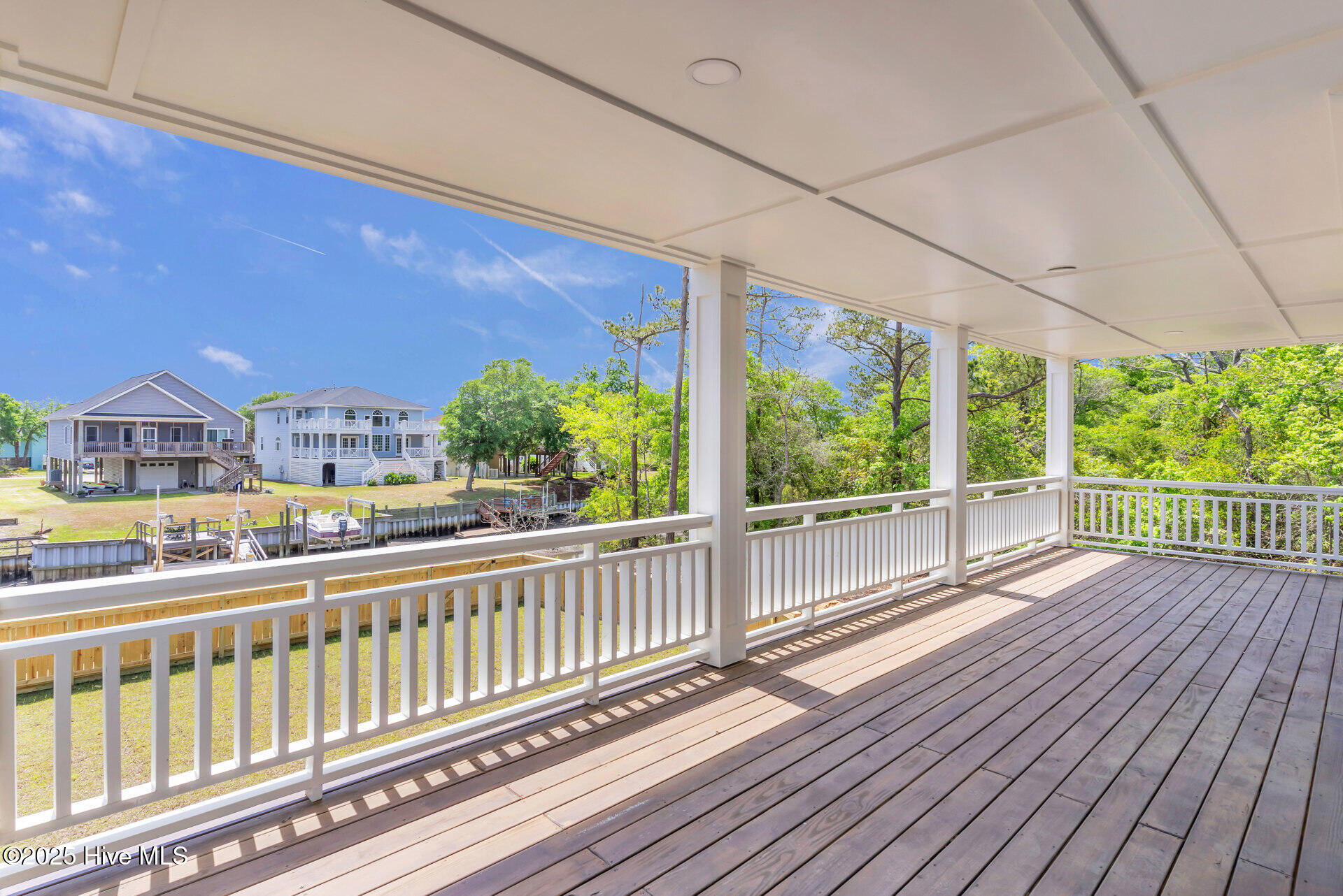 100547120 | Photo 31