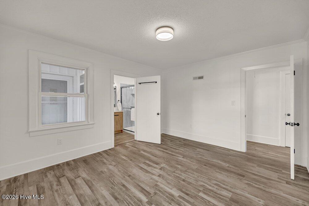 100549662 | Photo 16