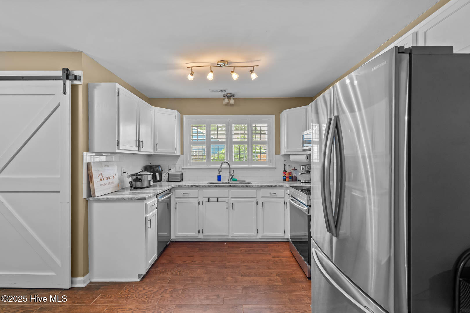 100522484 | Photo 17