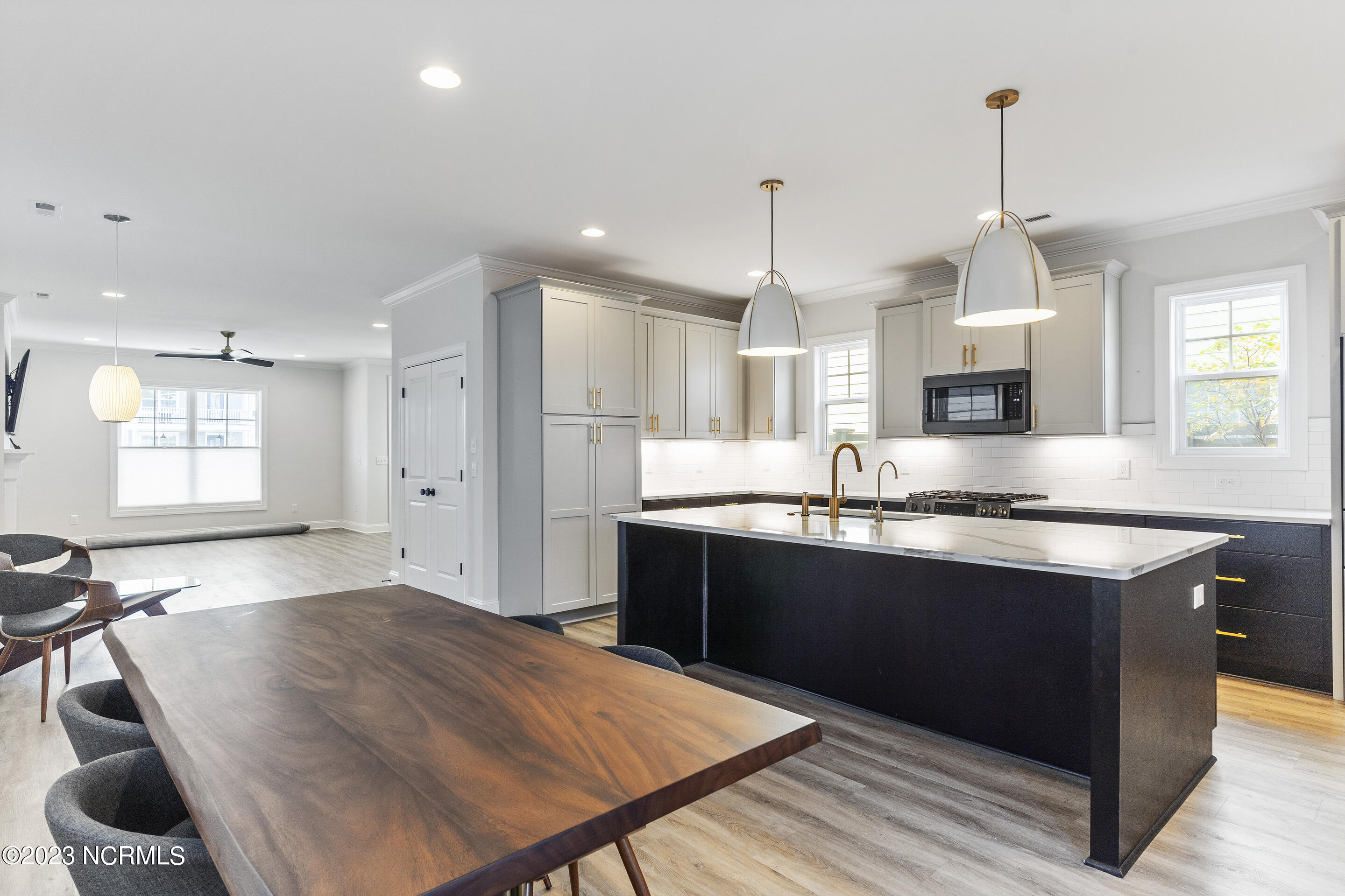 100547954 | Photo 10