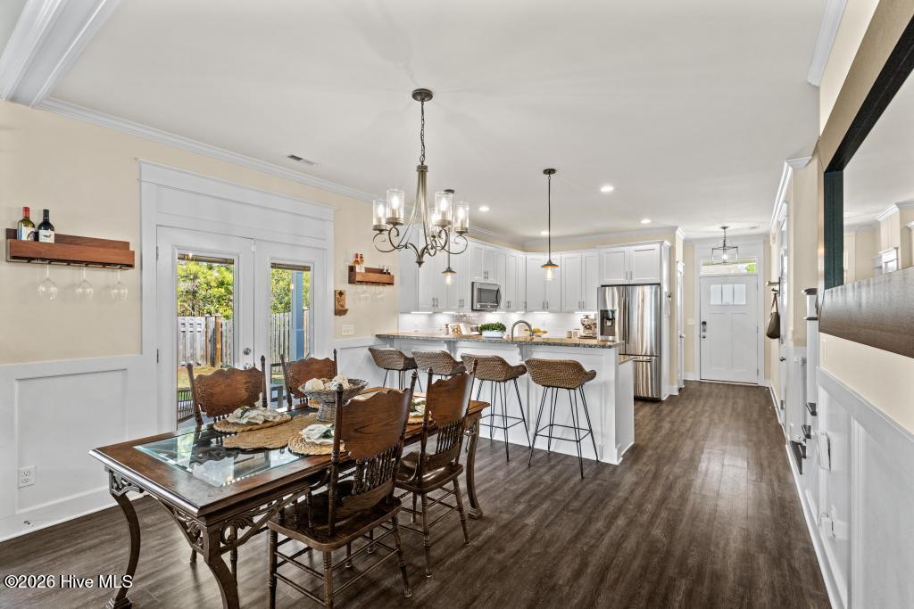 100560208 | Photo 14