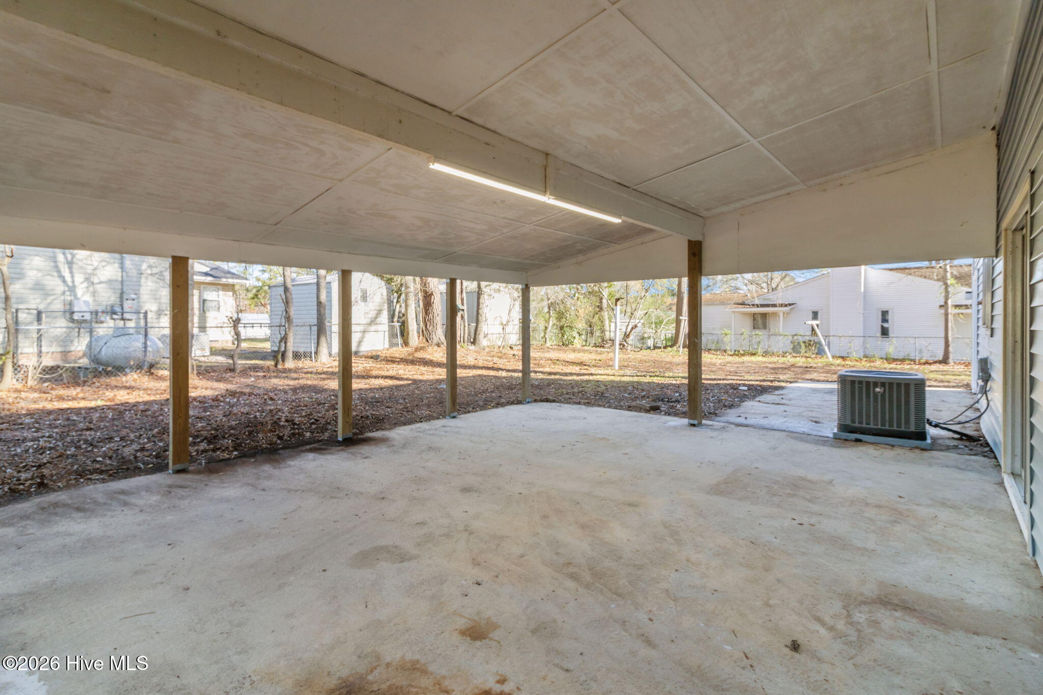 100560712 | Photo 53