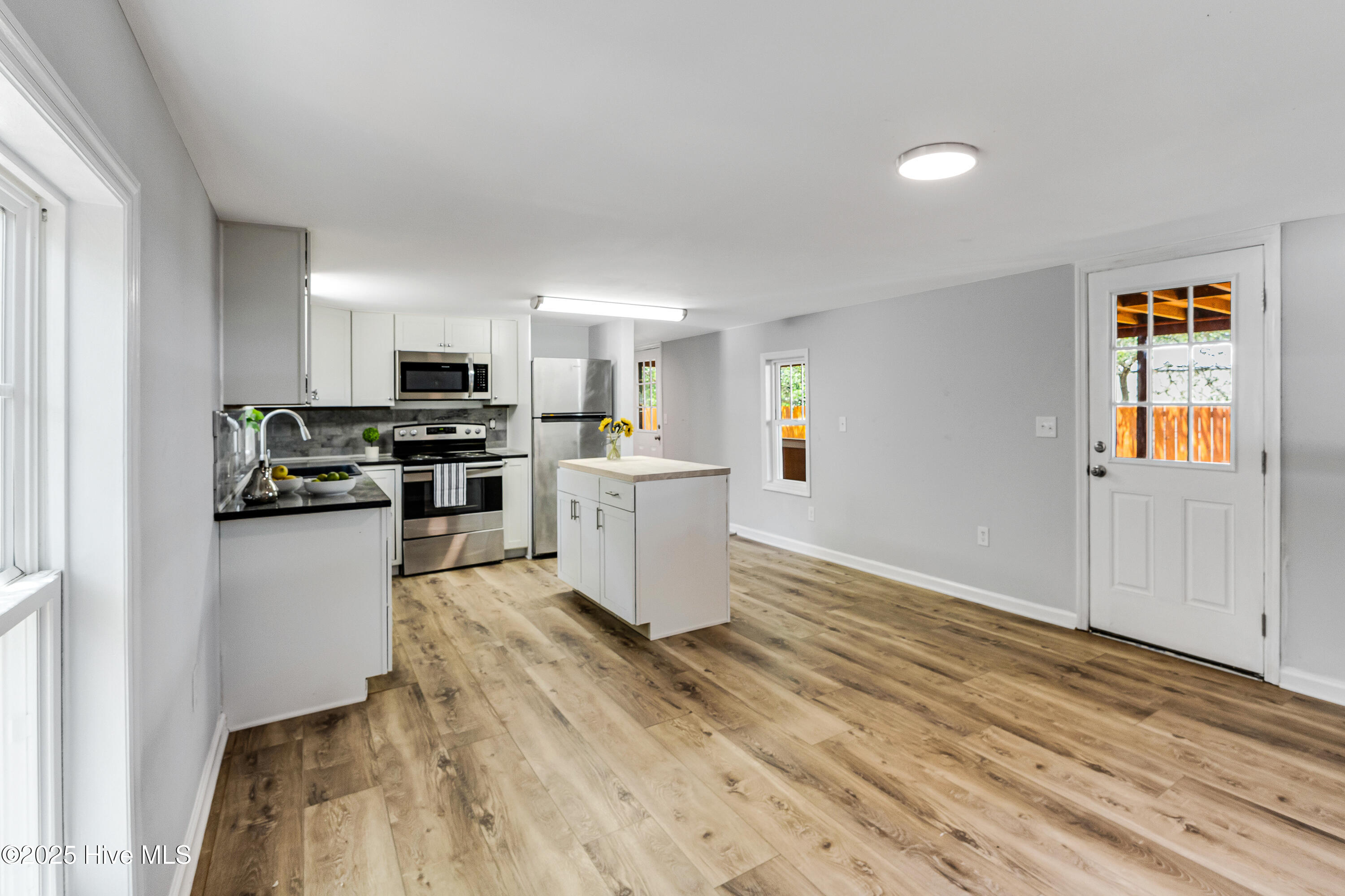 100519555 | Photo 11