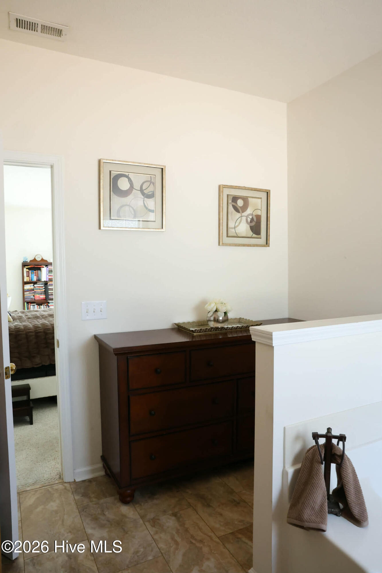 100548456 | Photo 38