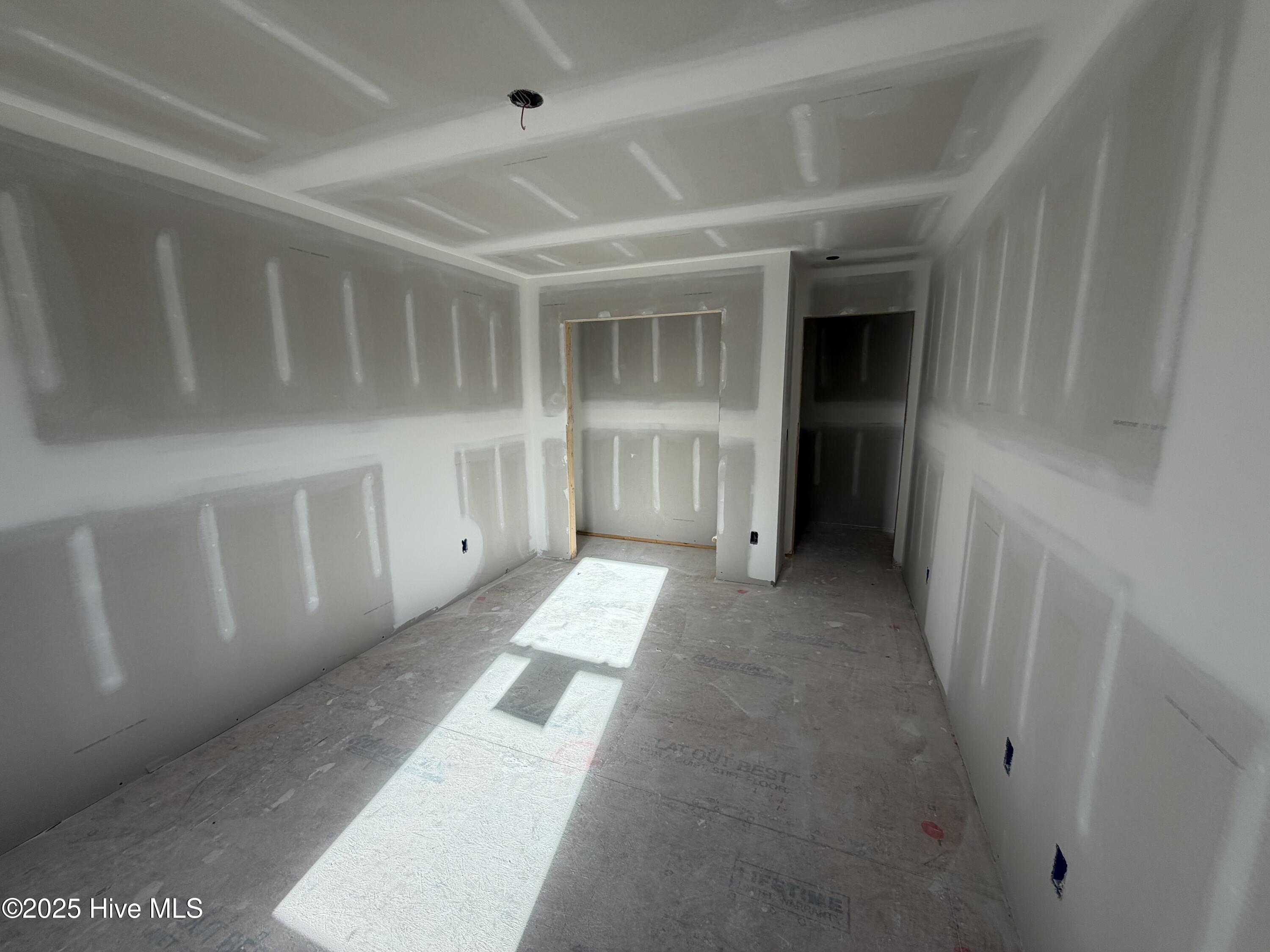 100521139 | Photo 13