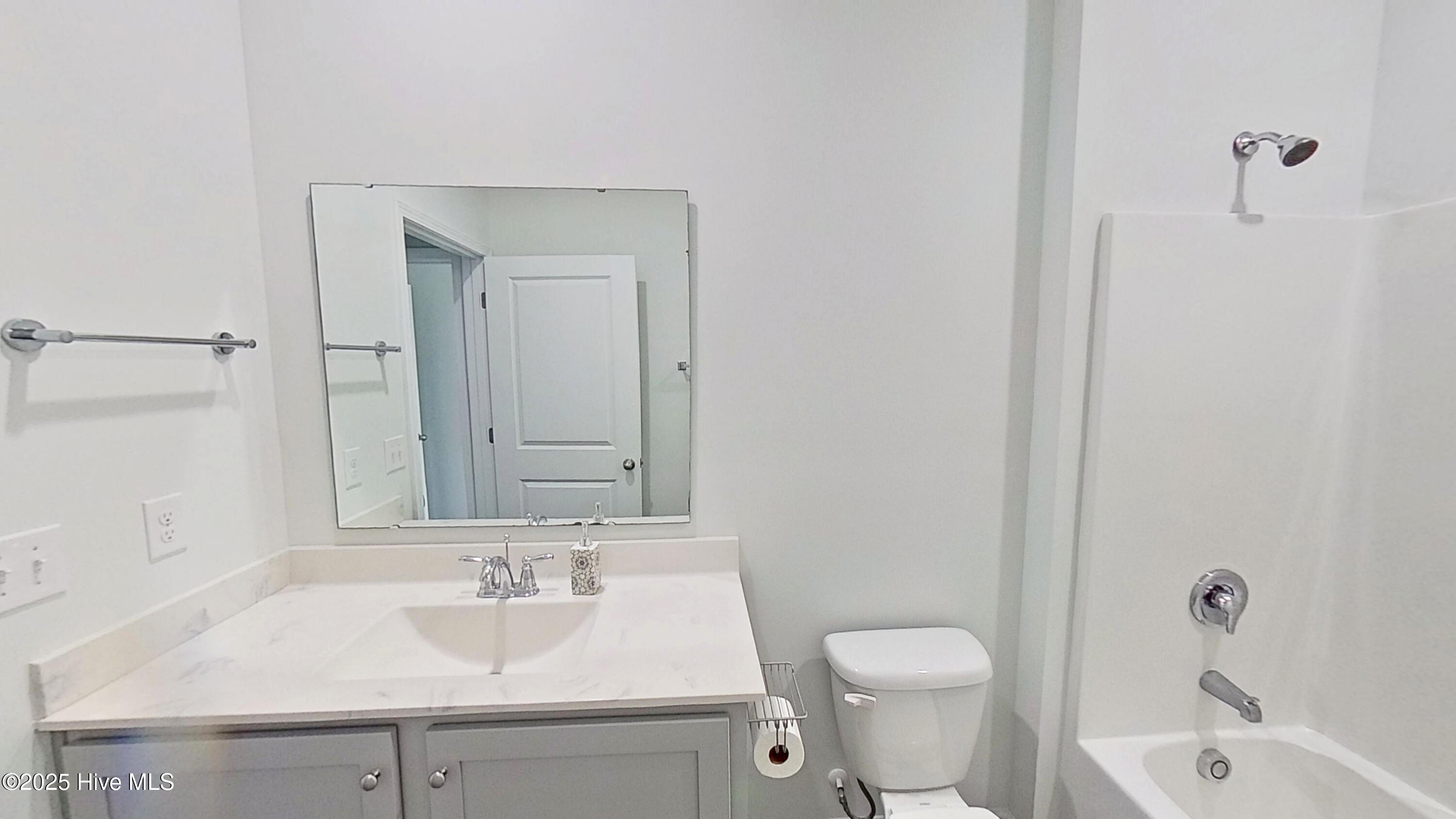 100543063 | Photo 16