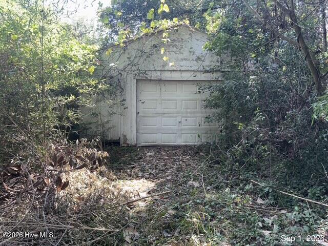 detached garage