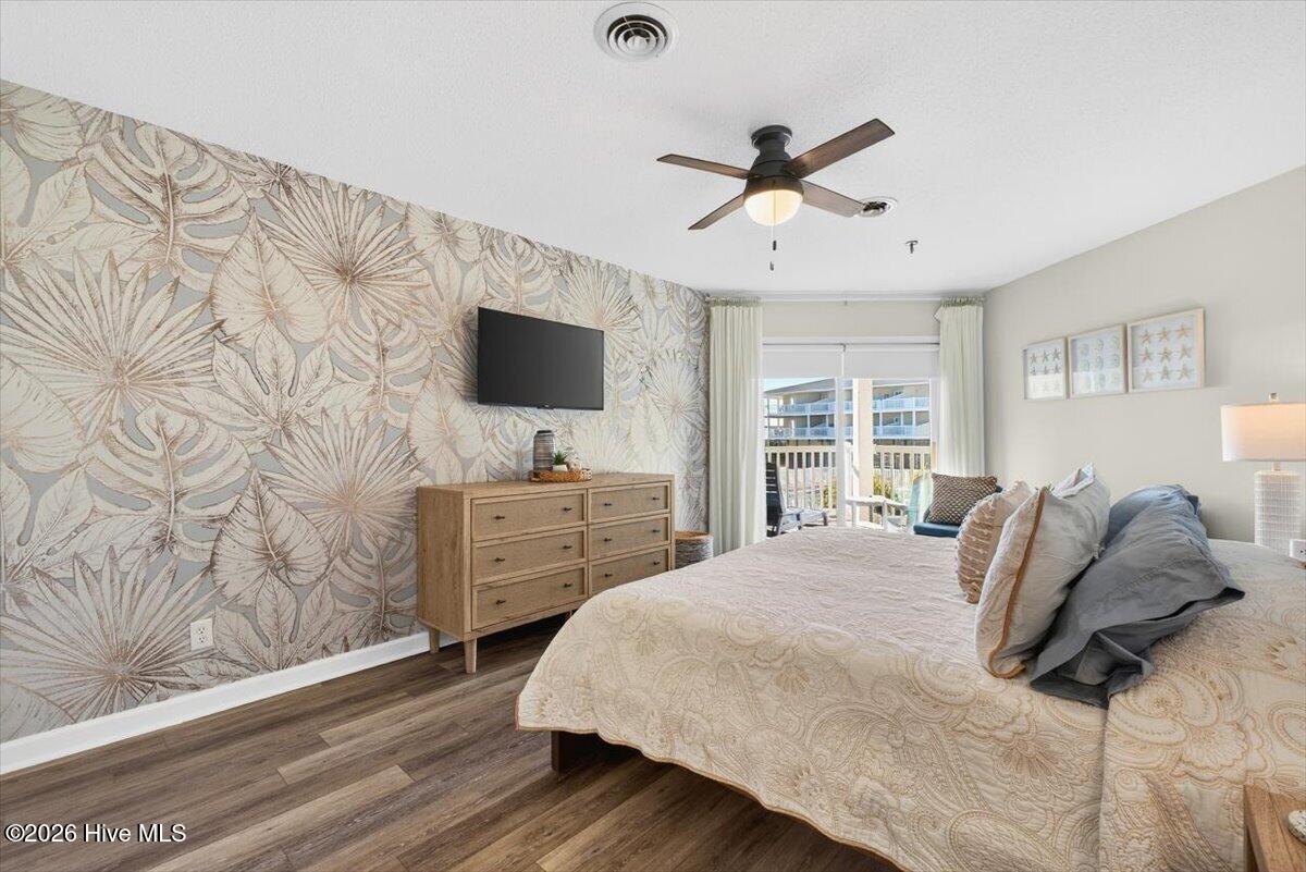 100549270 | Photo 23