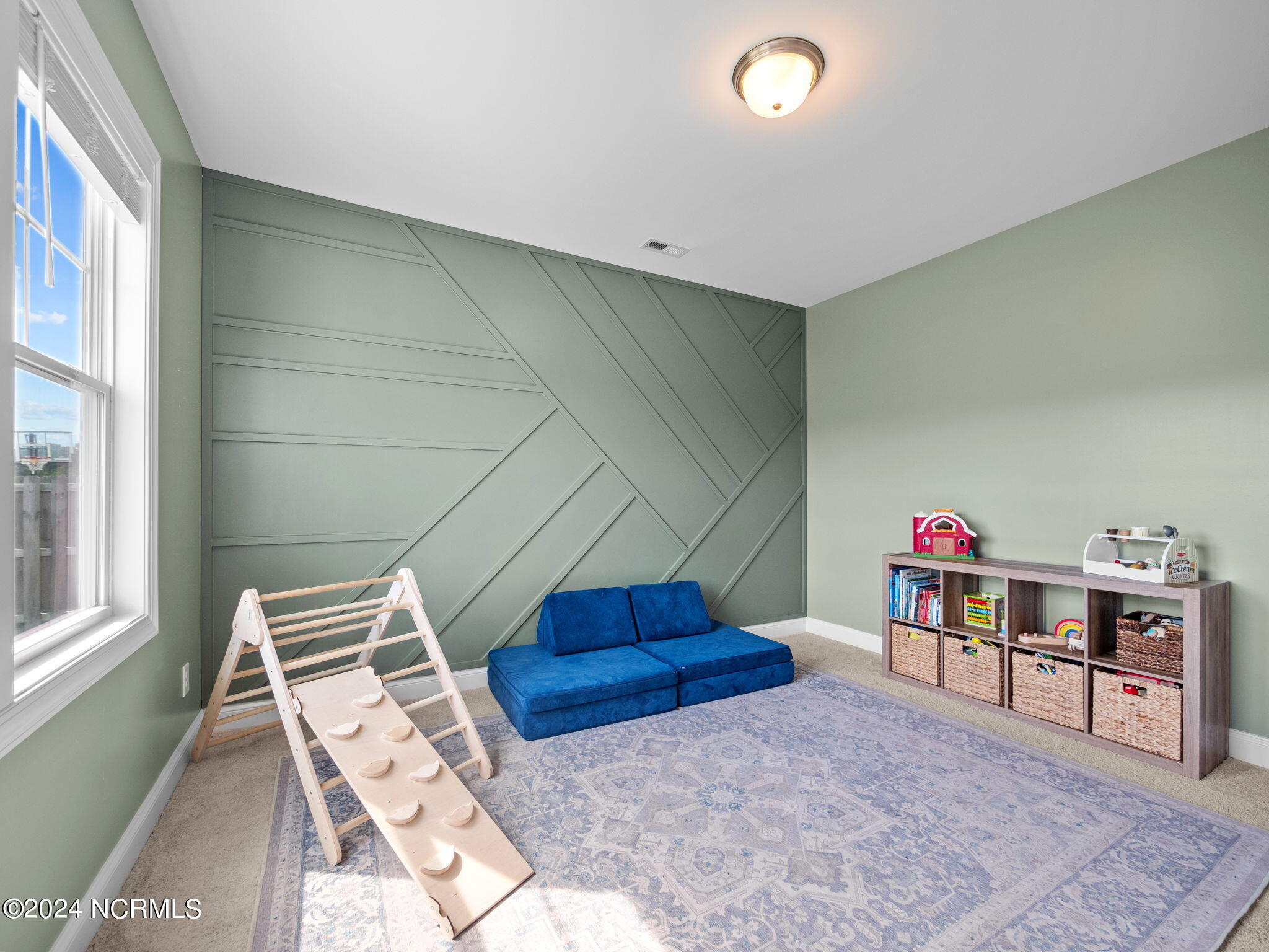 100564984 | Photo 22