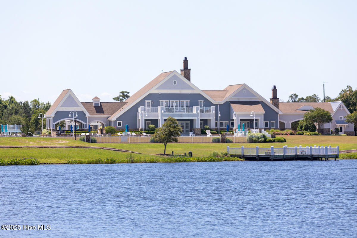 100537185 | Photo 46