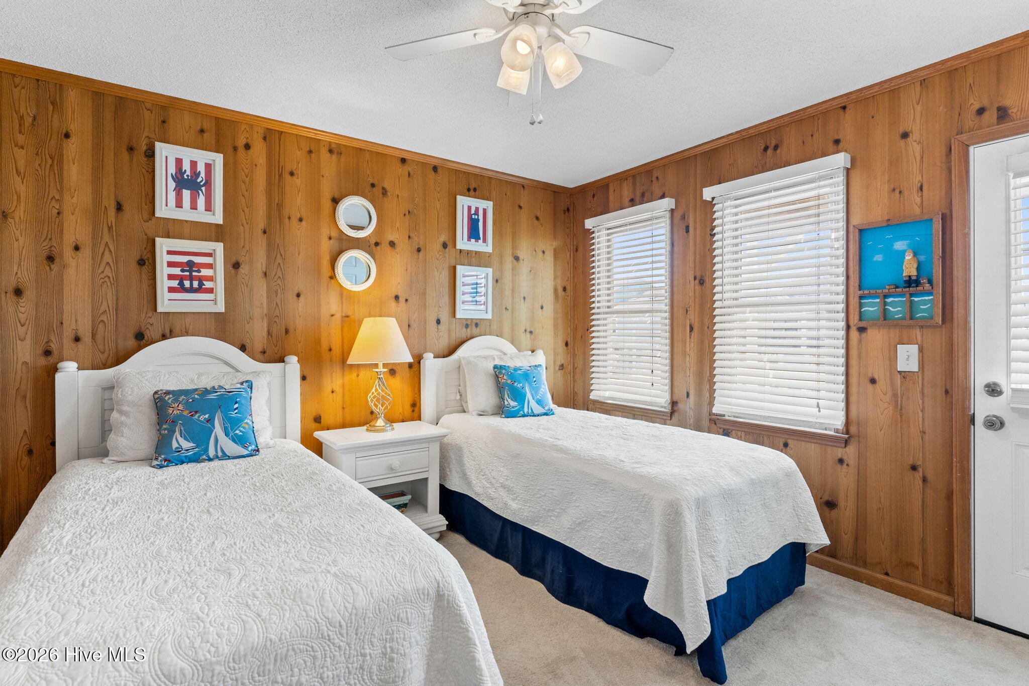 100566537 | Photo 24