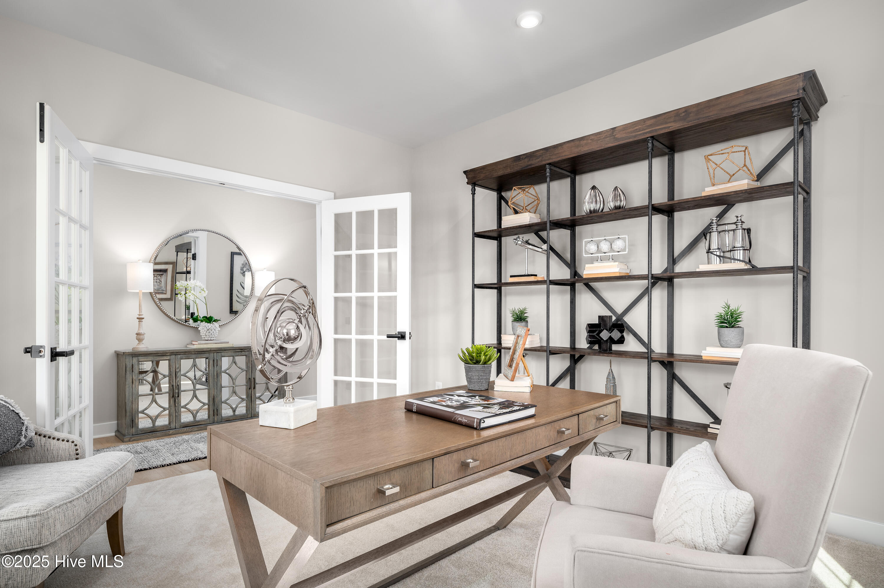 100548016 | Photo 18