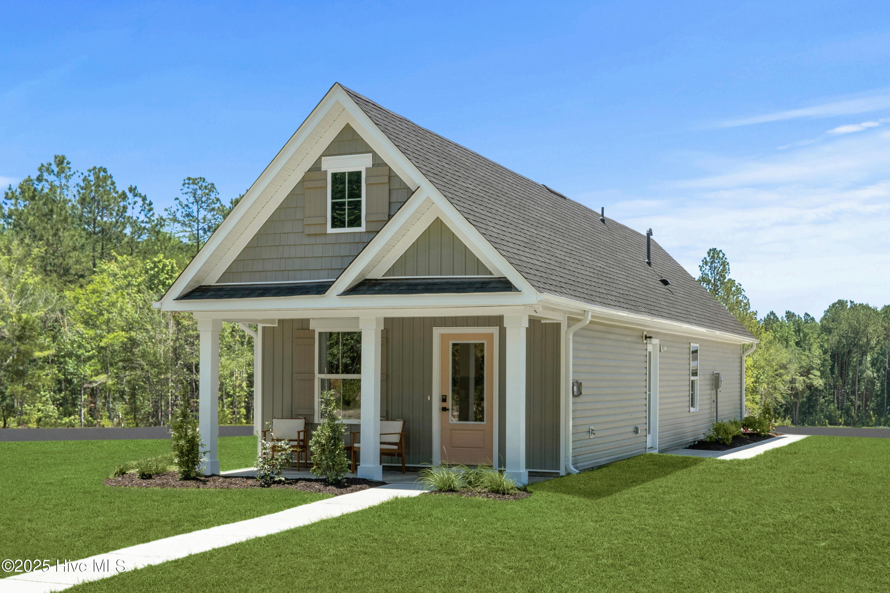 100548889 | Photo 16