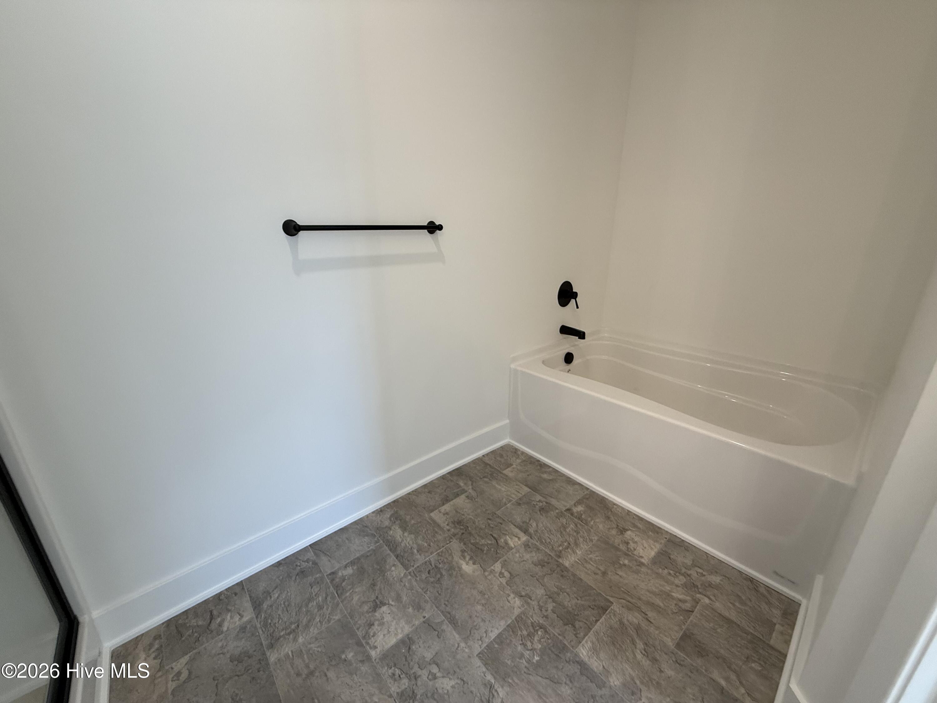 100546686 | Photo 50