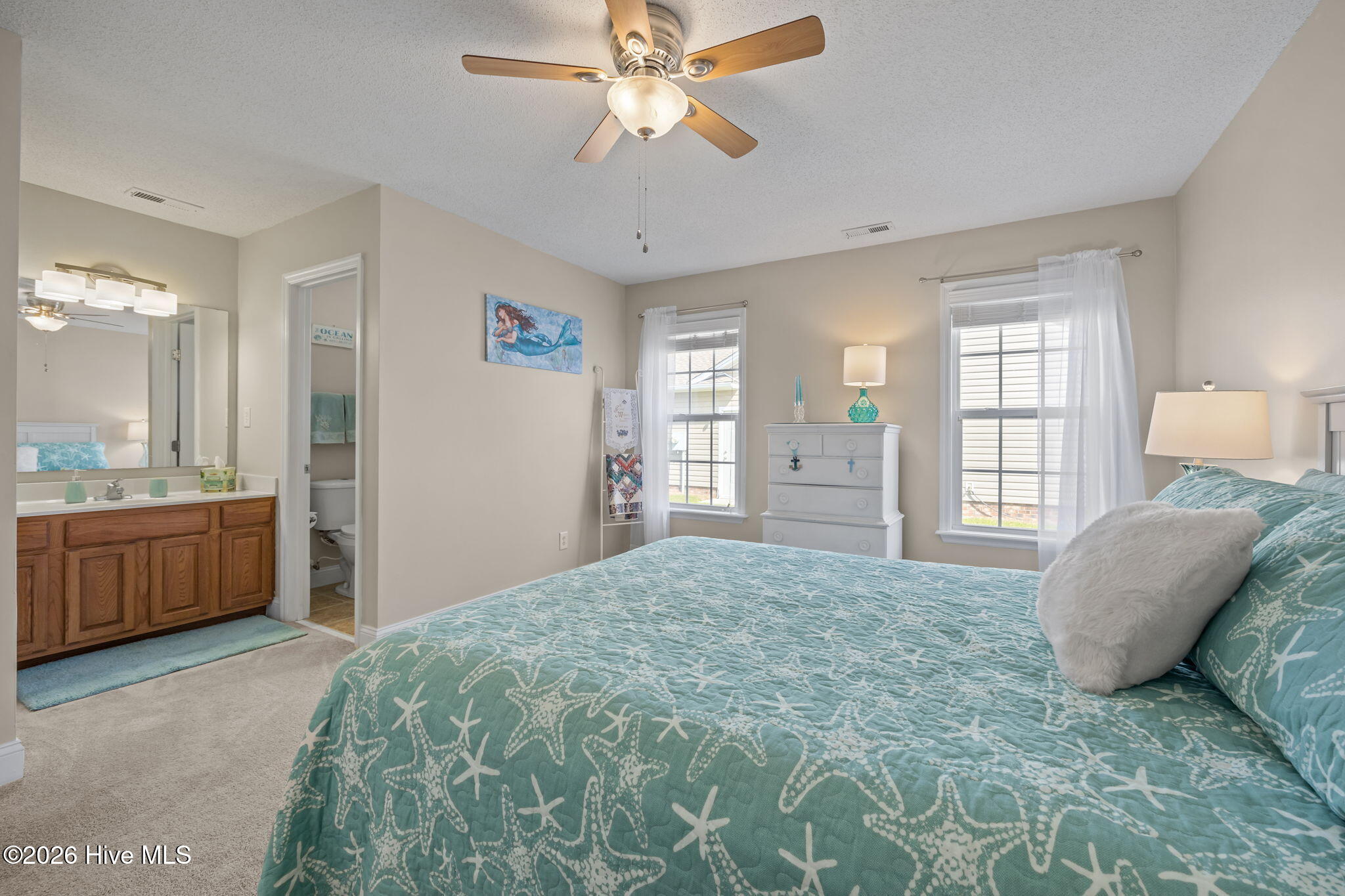 100570536 | Photo 22