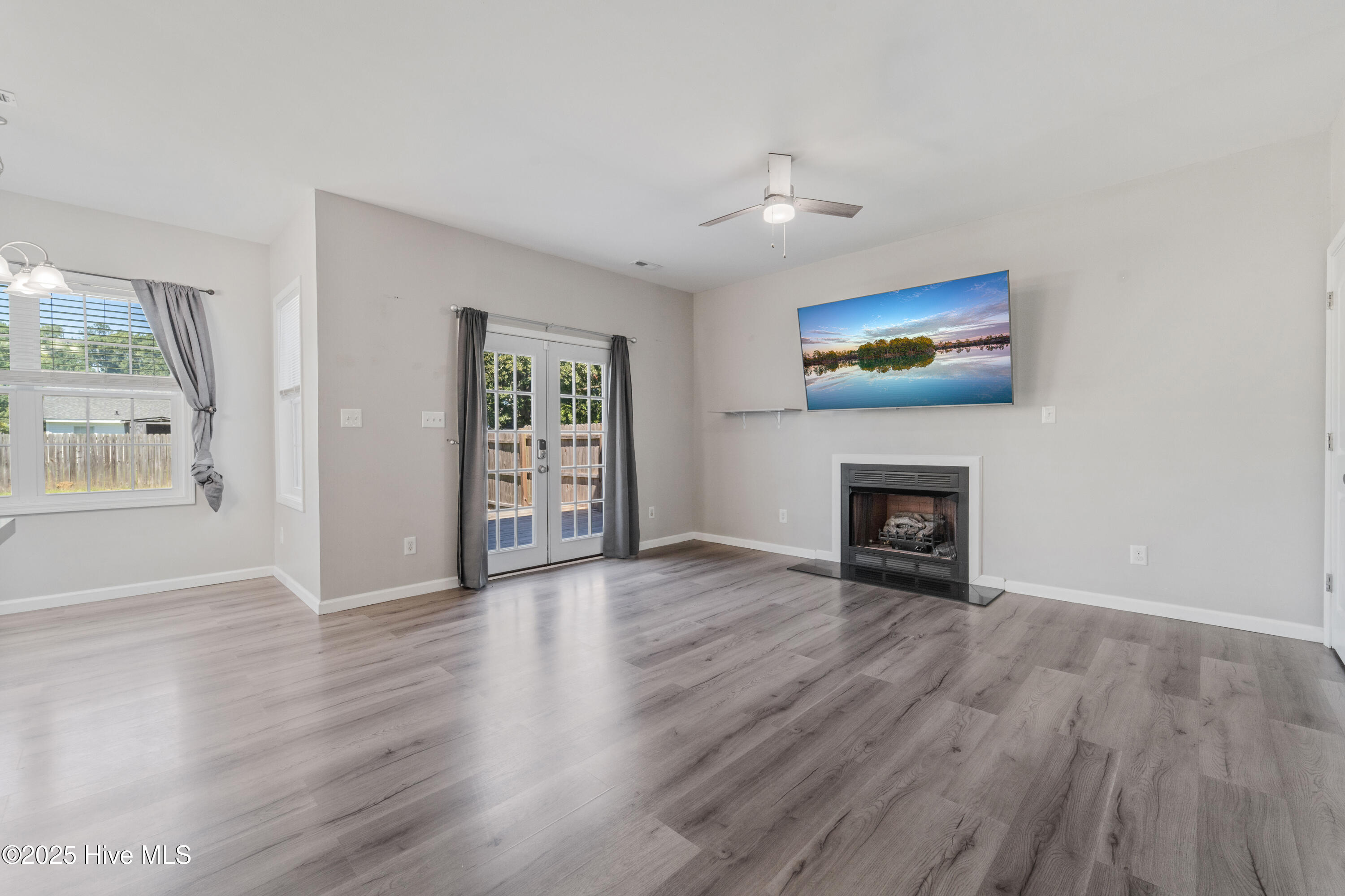 100529060 | Photo 15