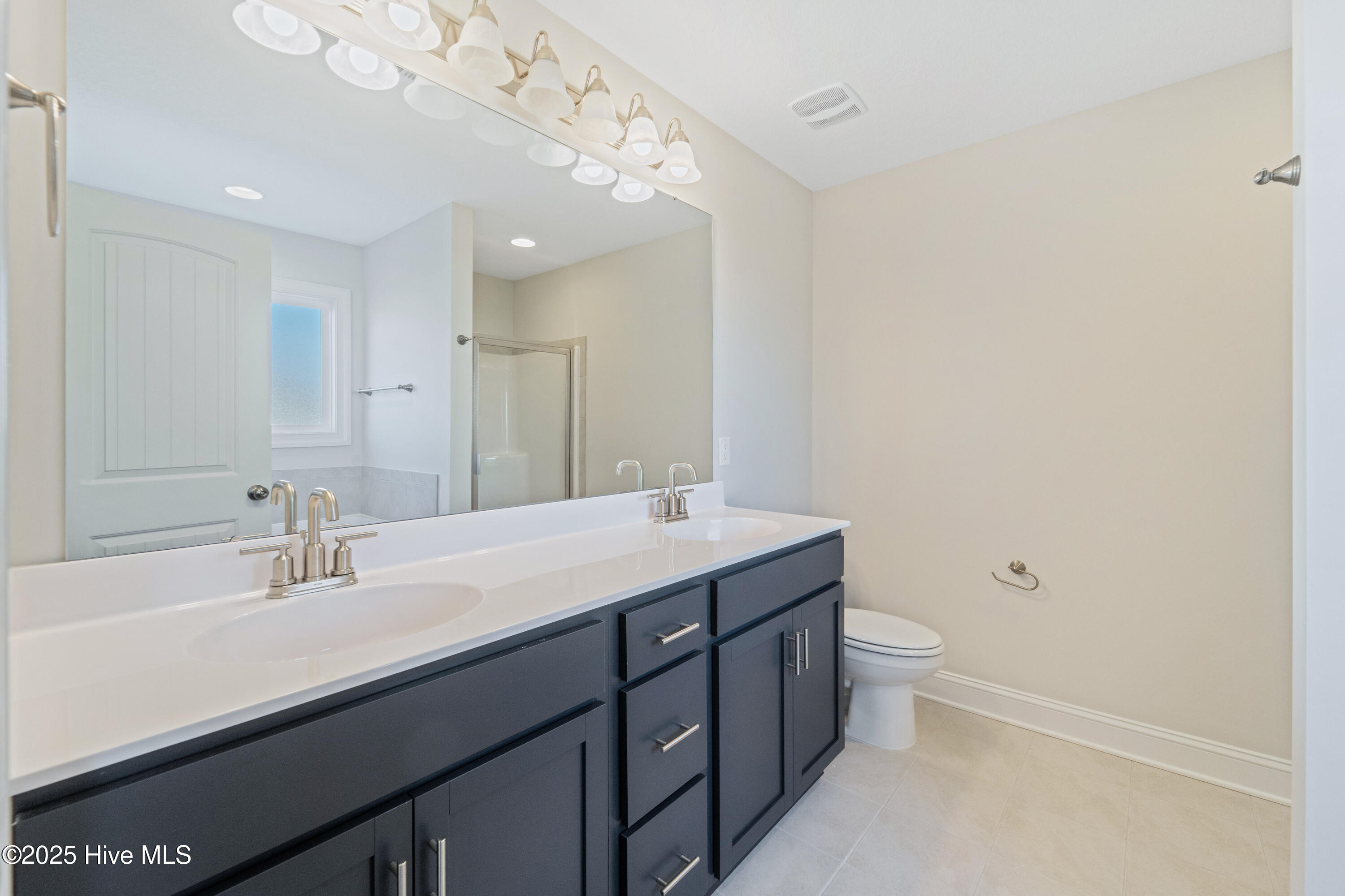 100519651 | Photo 19