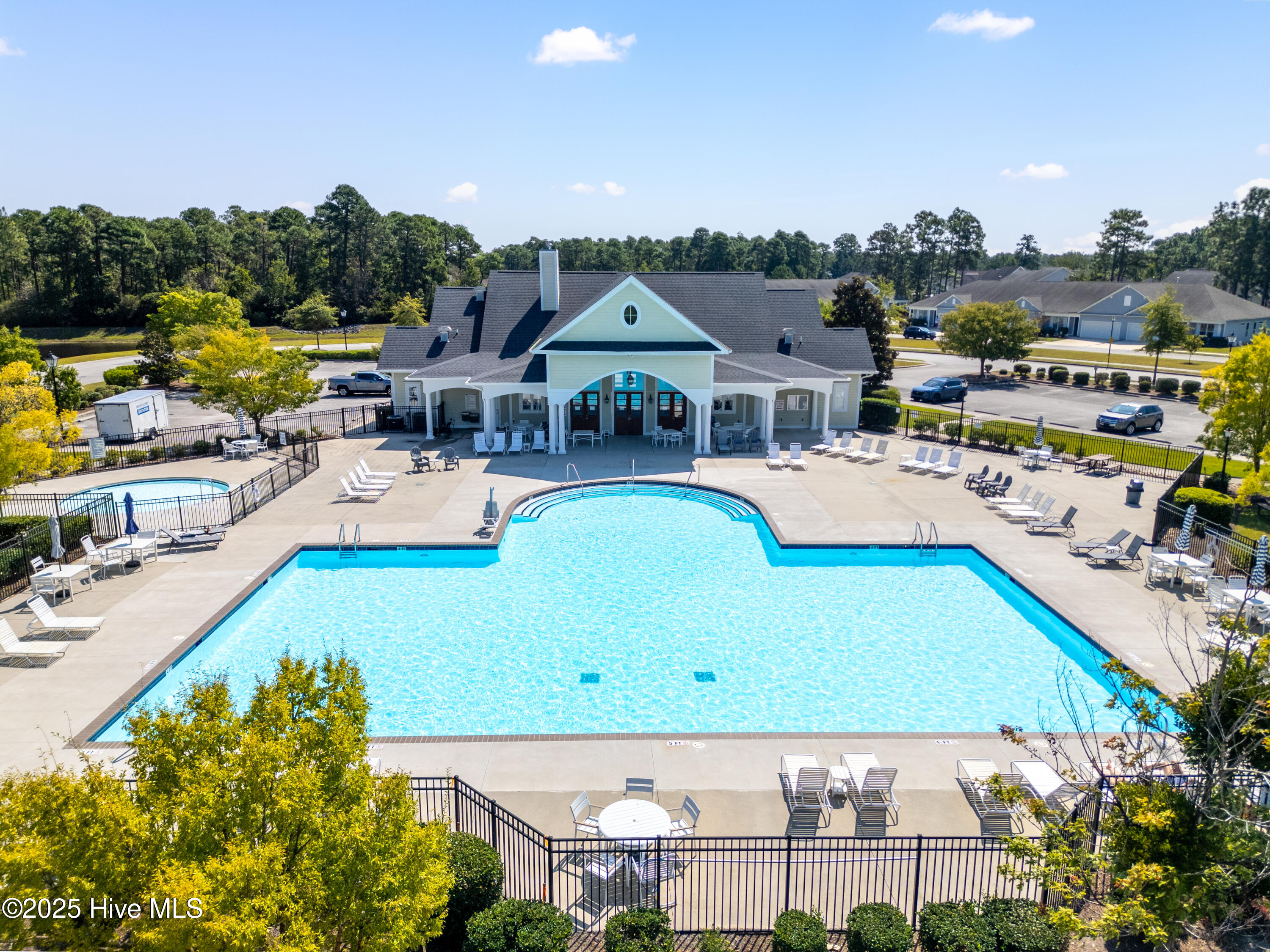 100531716 | Photo 33