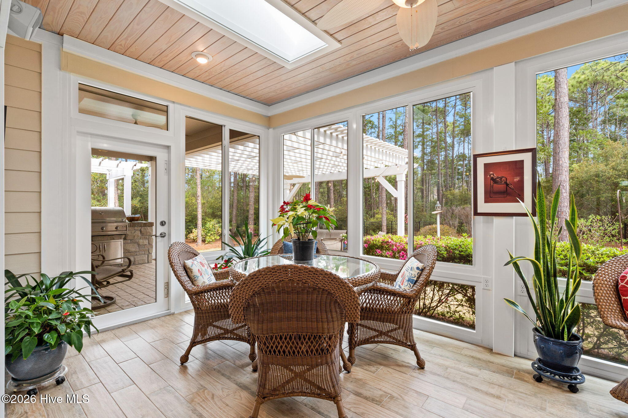 100566382 | Photo 21