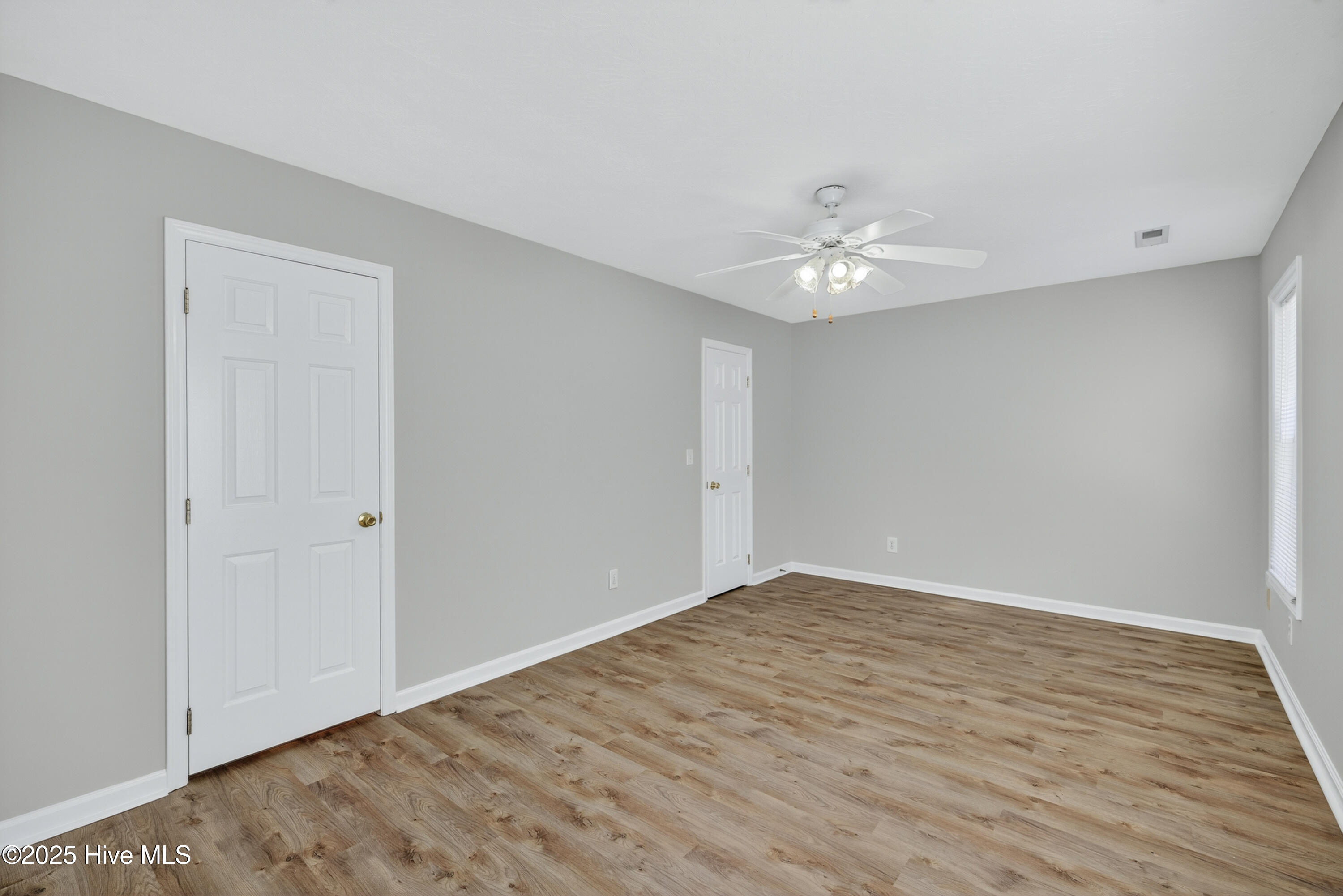 100541920 | Photo 17