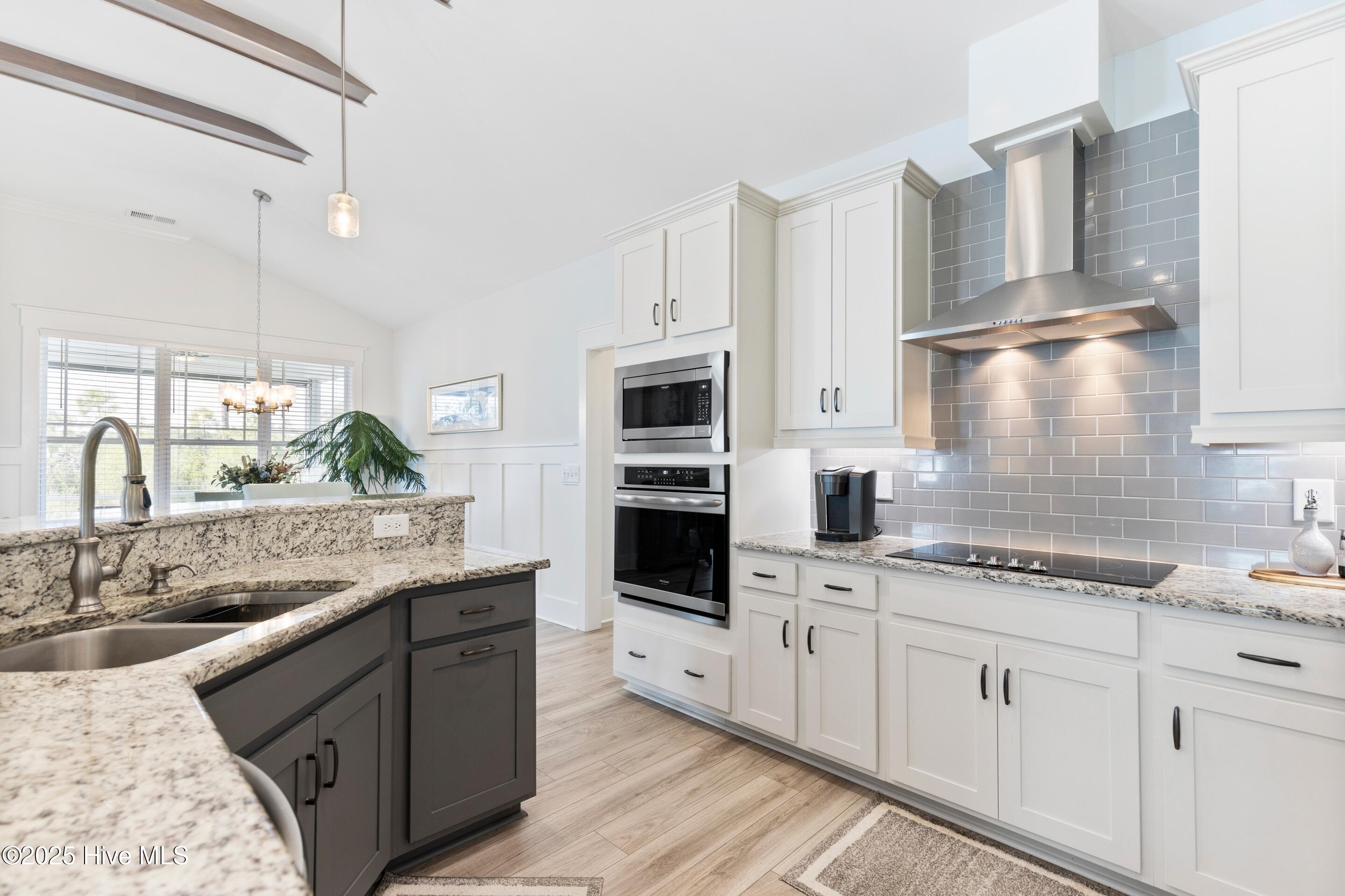 100530533 | Photo 13