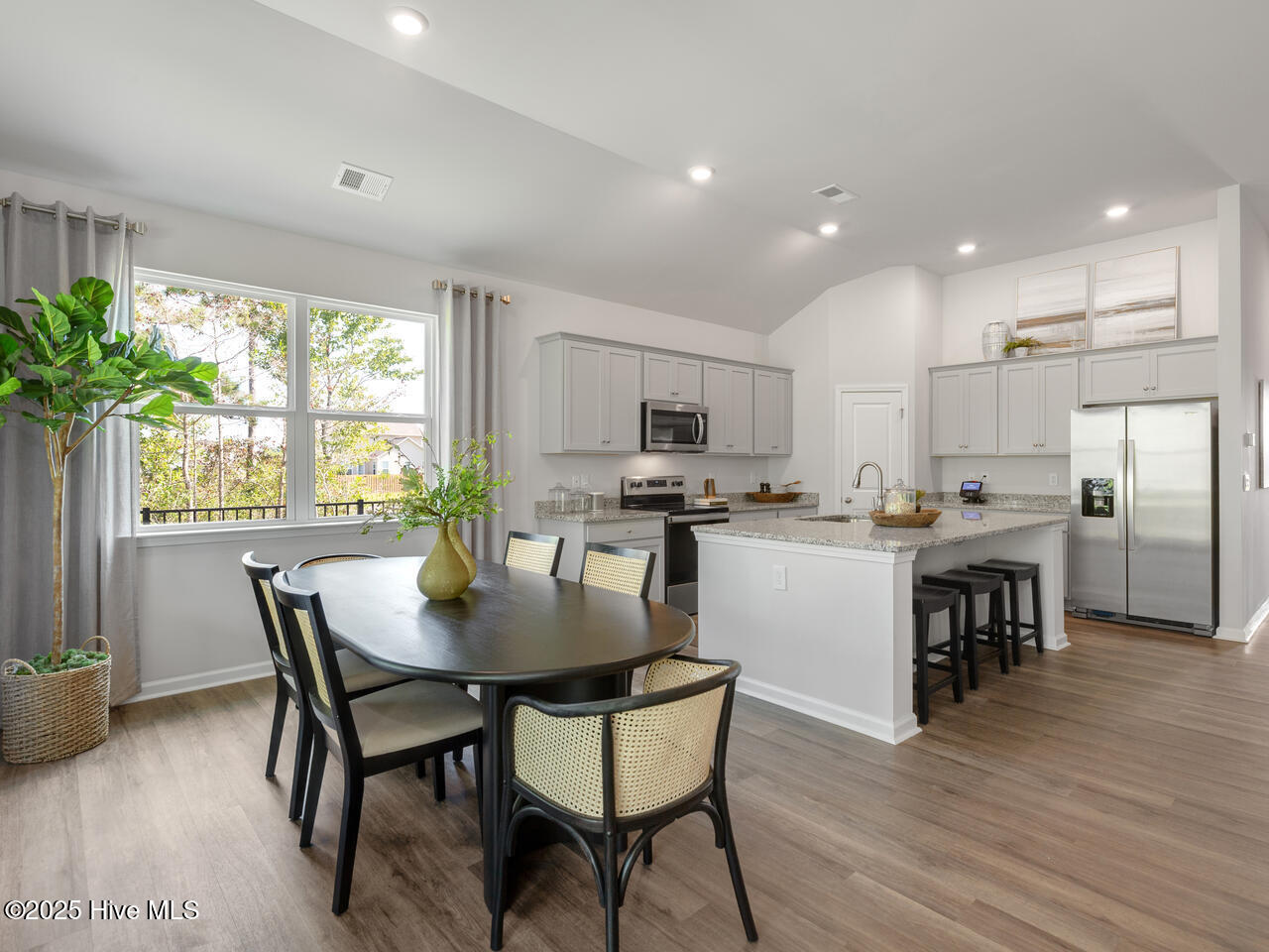 100518434 | Photo 13