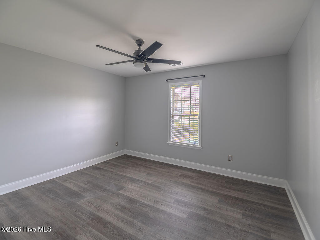 100563095 | Photo 24